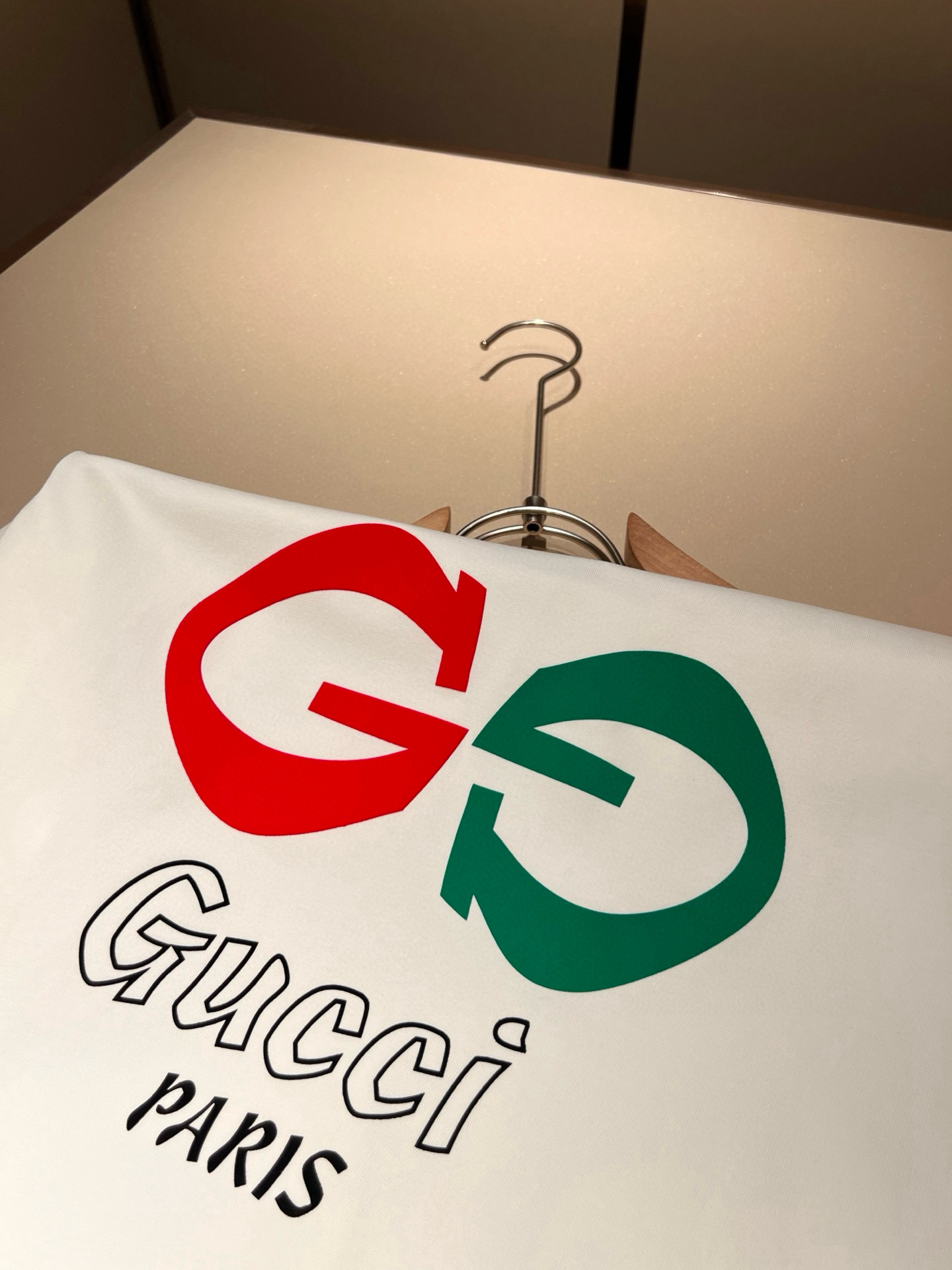 Gucc*古家 2026春夏新款男女同情侣款👫休闲宽松棉质圆领短袖T恤衫！贸易公司渠道稀出，同步官网发售