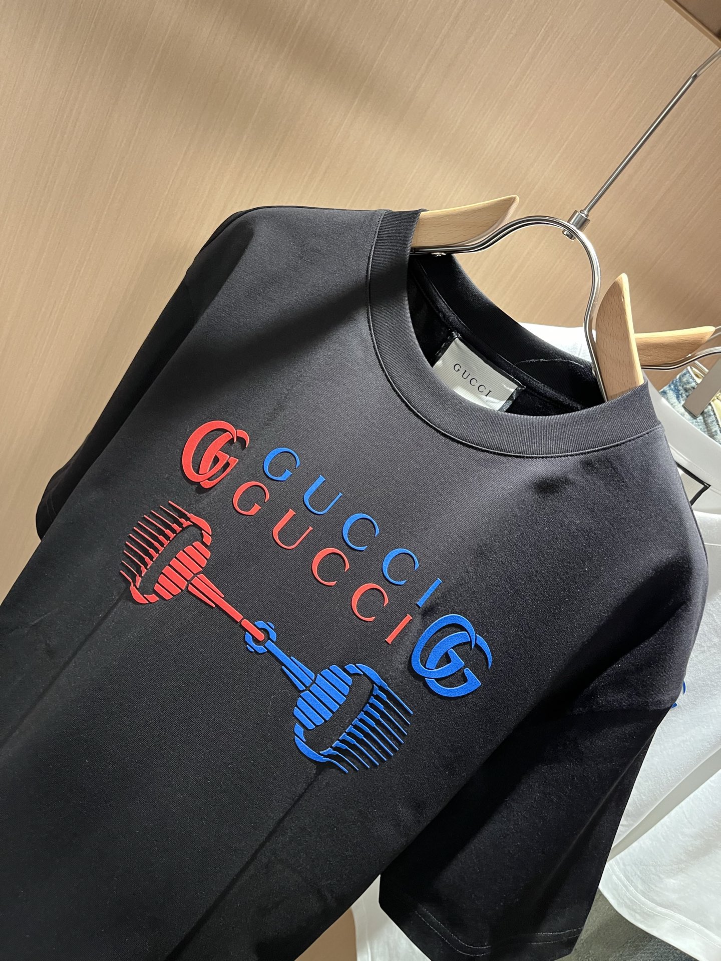 Gucc*古家 2026春夏新款男女同情侣款👫休闲宽松棉质圆领短袖T恤衫！贸易公司渠道稀出，同步官网发售