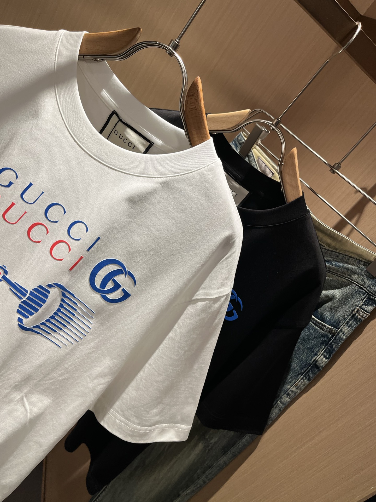 Gucc*古家 2026春夏新款男女同情侣款👫休闲宽松棉质圆领短袖T恤衫！贸易公司渠道稀出，同步官网发售