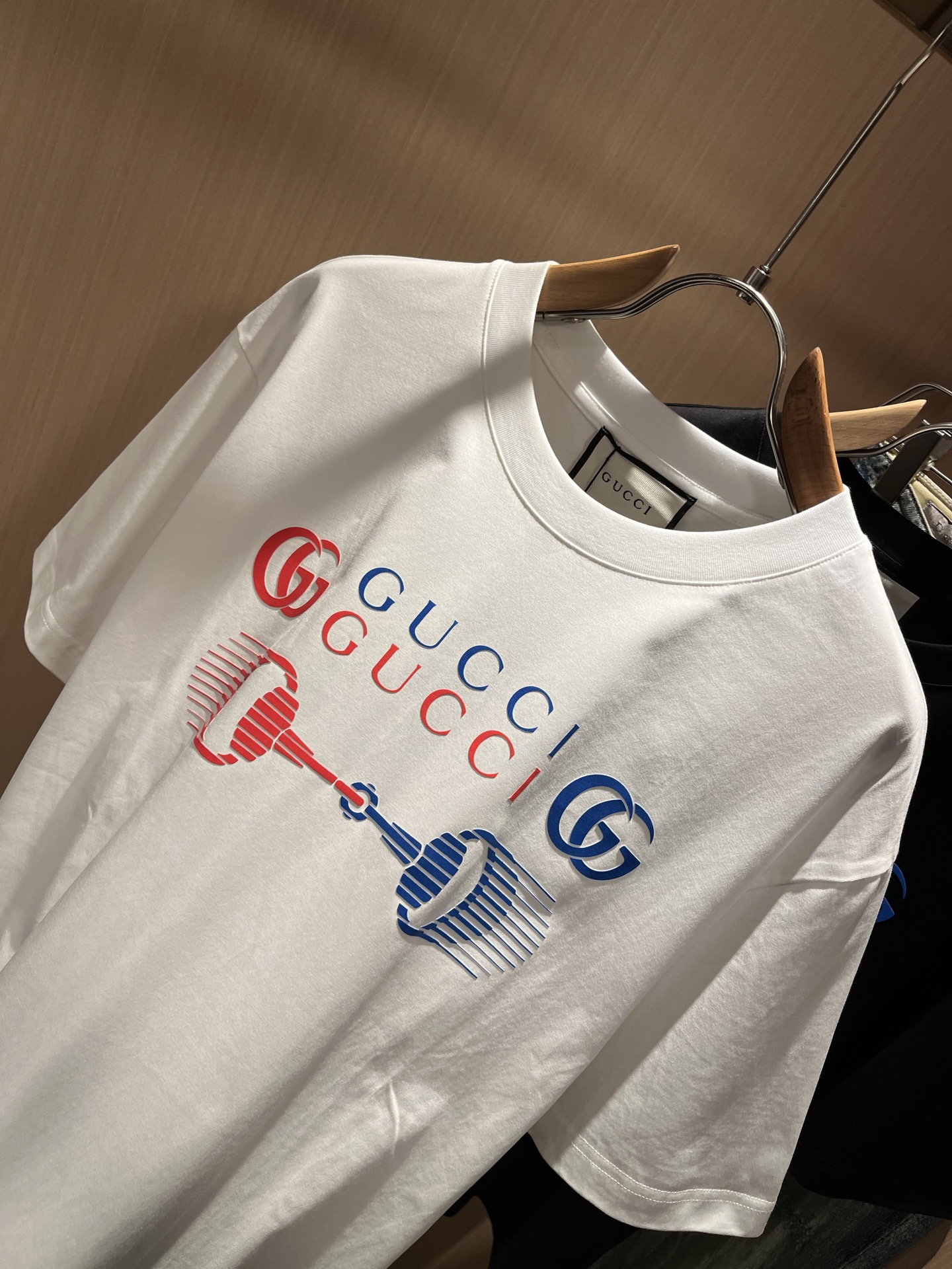 Gucc*古家 2026春夏新款男女同情侣款👫休闲宽松棉质圆领短袖T恤衫！贸易公司渠道稀出，同步官网发售