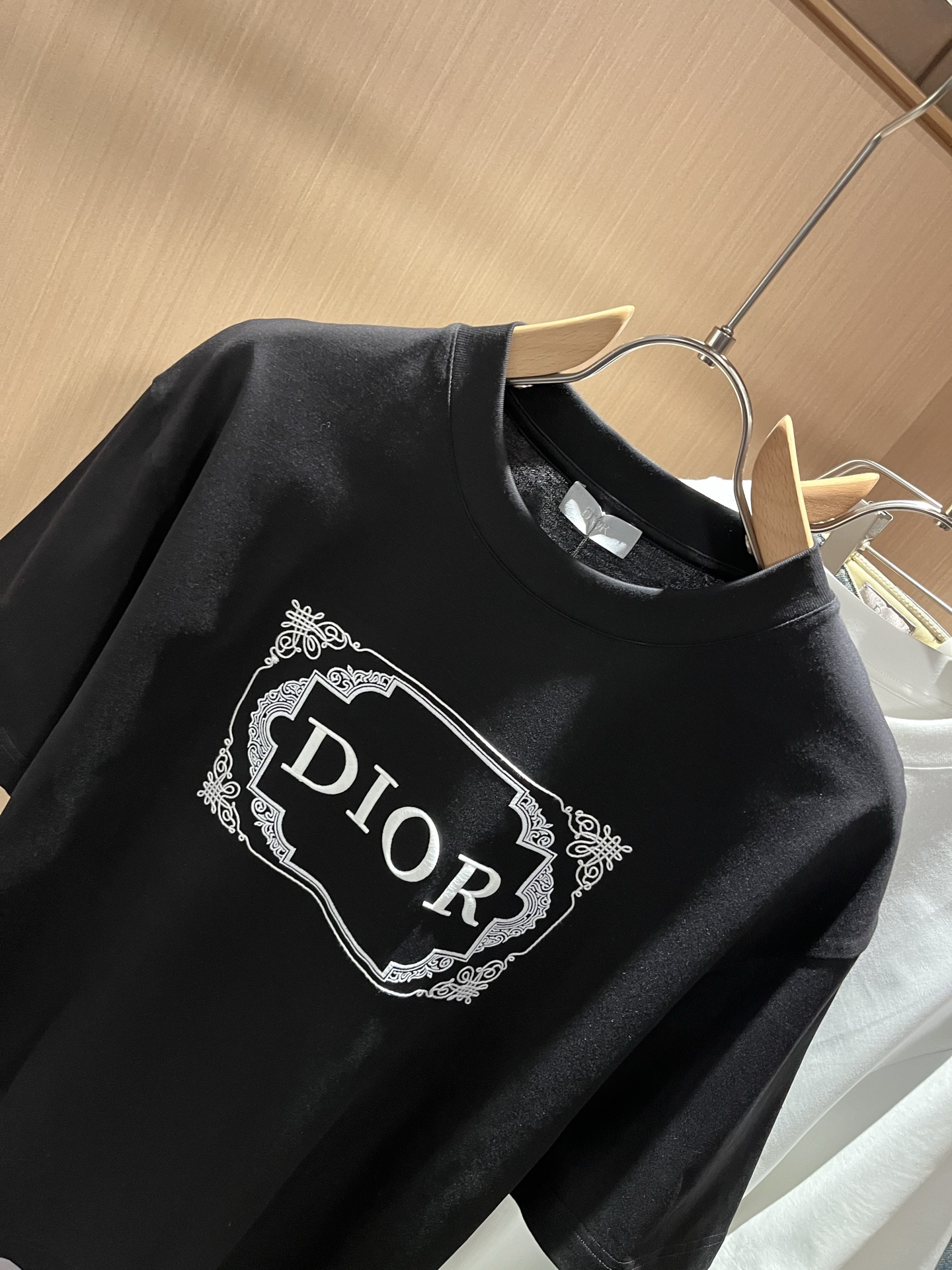 Dio*迪家 2026春夏新款男女同款👫短袖T恤，专柜同步发售！定制专属260克纯棉面料，定制原版工艺螺
