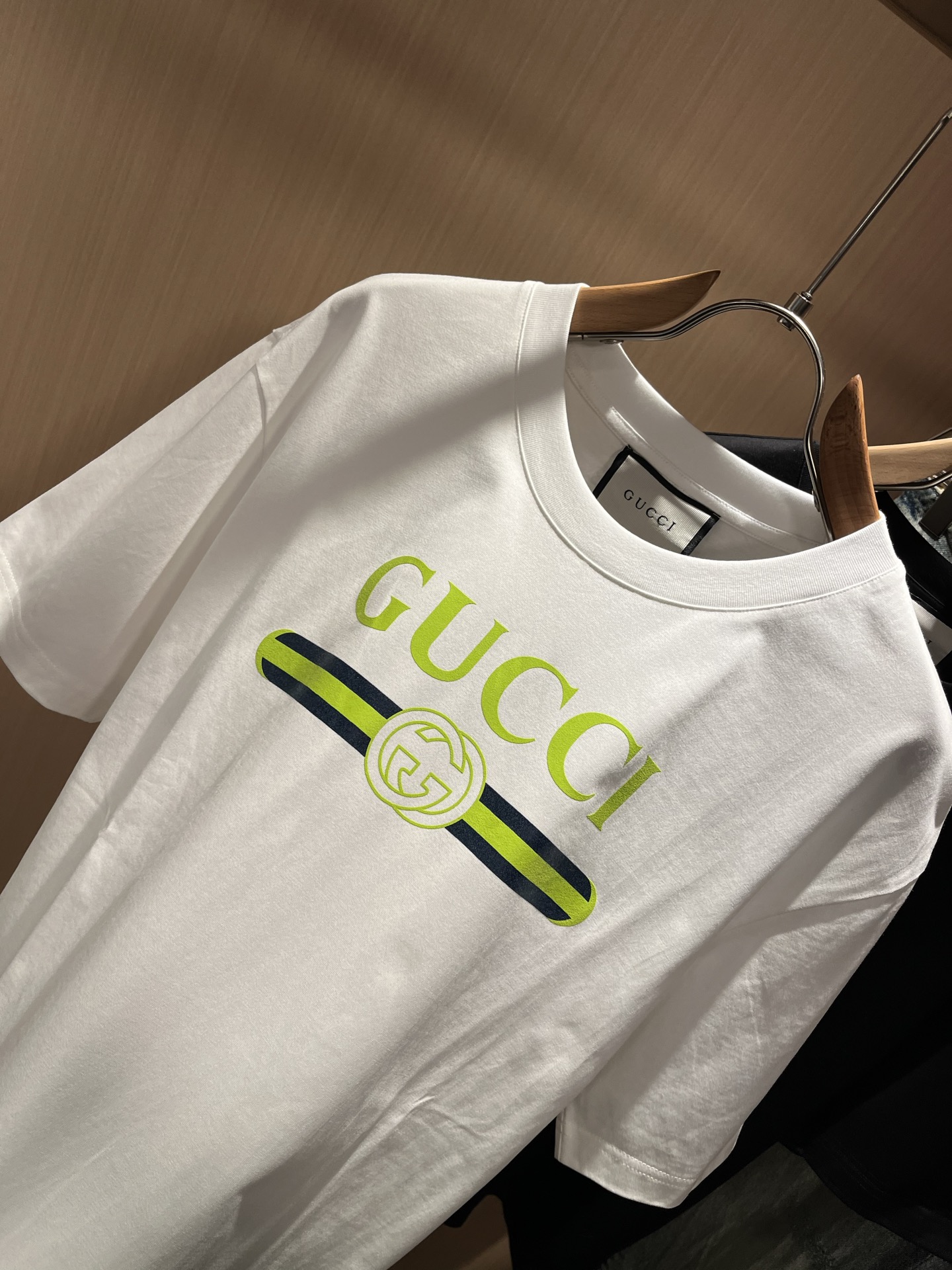 Gucc*古家 2026春夏新款男女同情侣款👫休闲宽松棉质圆领短袖T恤衫！贸易公司渠道稀出，同步官网发售