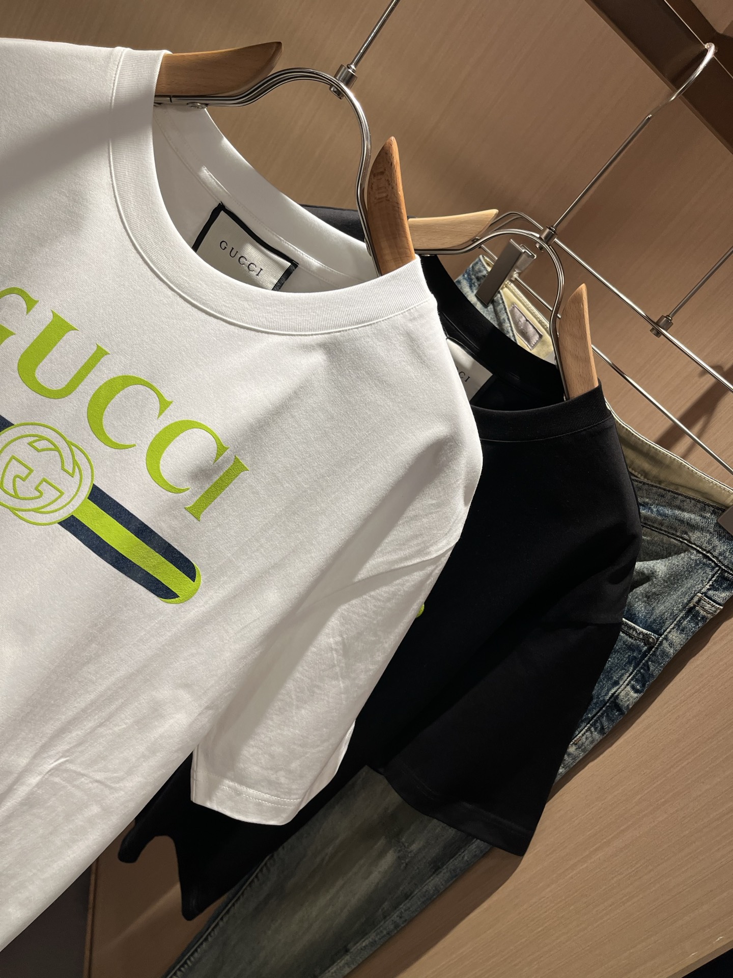 Gucc*古家 2026春夏新款男女同情侣款👫休闲宽松棉质圆领短袖T恤衫！贸易公司渠道稀出，同步官网发售