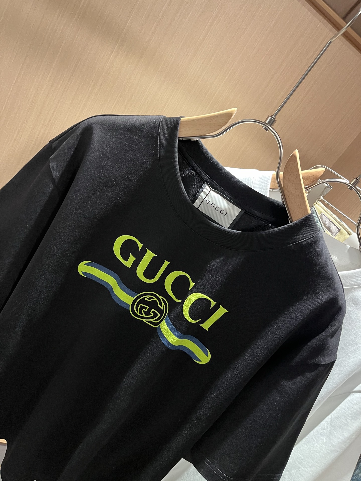 Gucc*古家 2026春夏新款男女同情侣款👫休闲宽松棉质圆领短袖T恤衫！贸易公司渠道稀出，同步官网发售