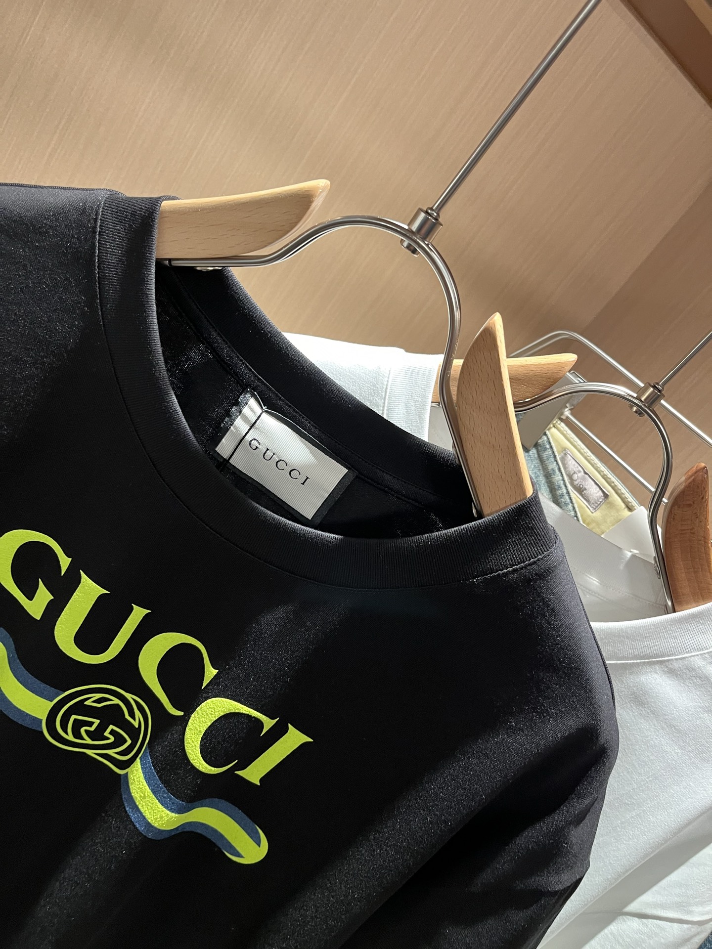 Gucc*古家 2026春夏新款男女同情侣款👫休闲宽松棉质圆领短袖T恤衫！贸易公司渠道稀出，同步官网发售