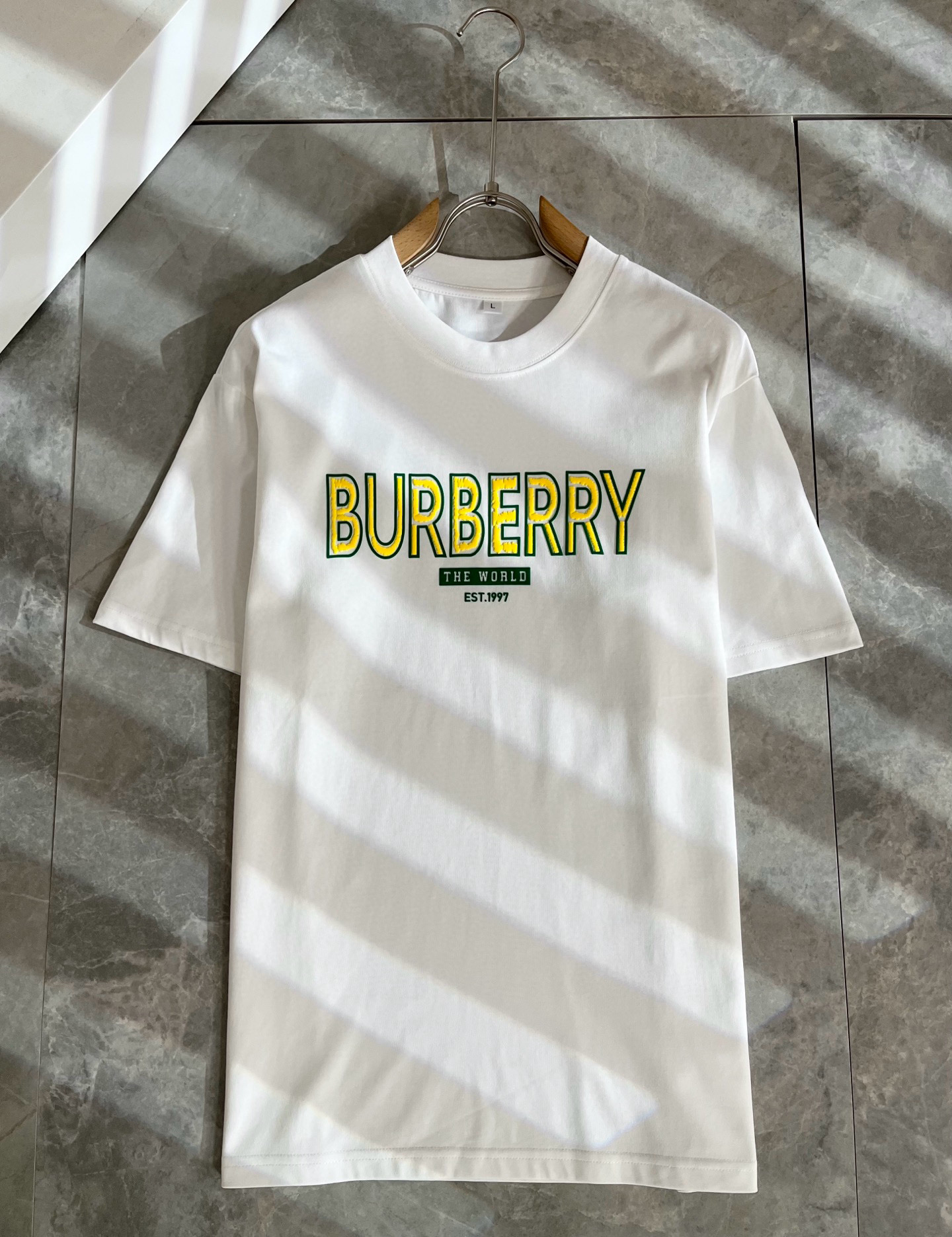 BURBER*Y巴*莉2026春夏新品男女同款👫短袖T恤，重磅来袭，最近比较火热的环保纯棉面料制作而成，