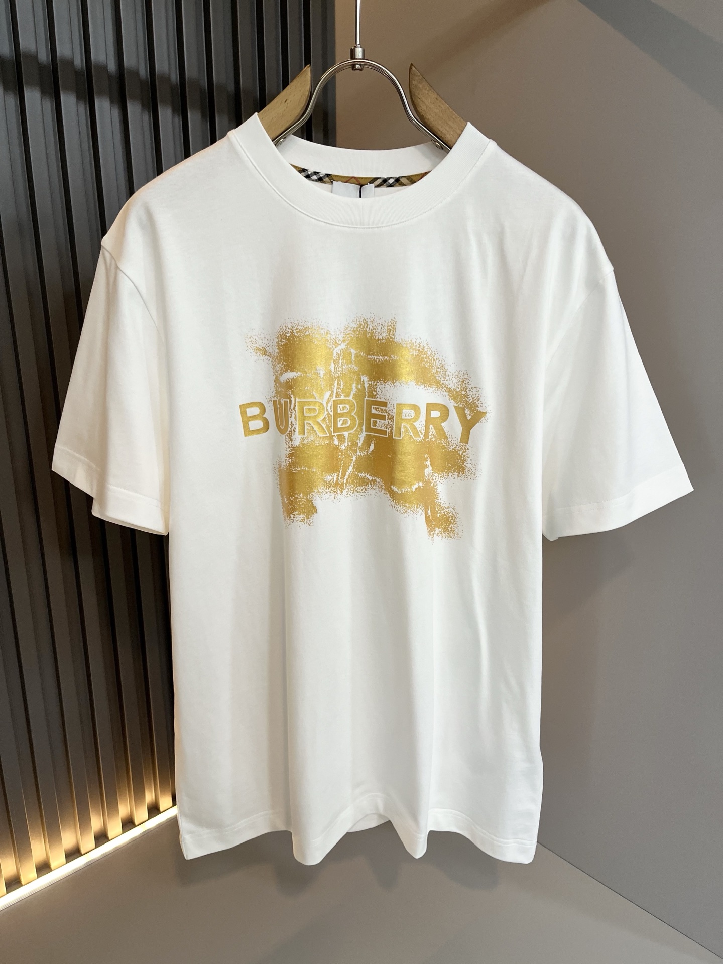 BURBER*Y巴*莉2026春夏新品短袖T恤，重磅来袭，最近比较火热的环保纯棉面料制作而成，高端户外运