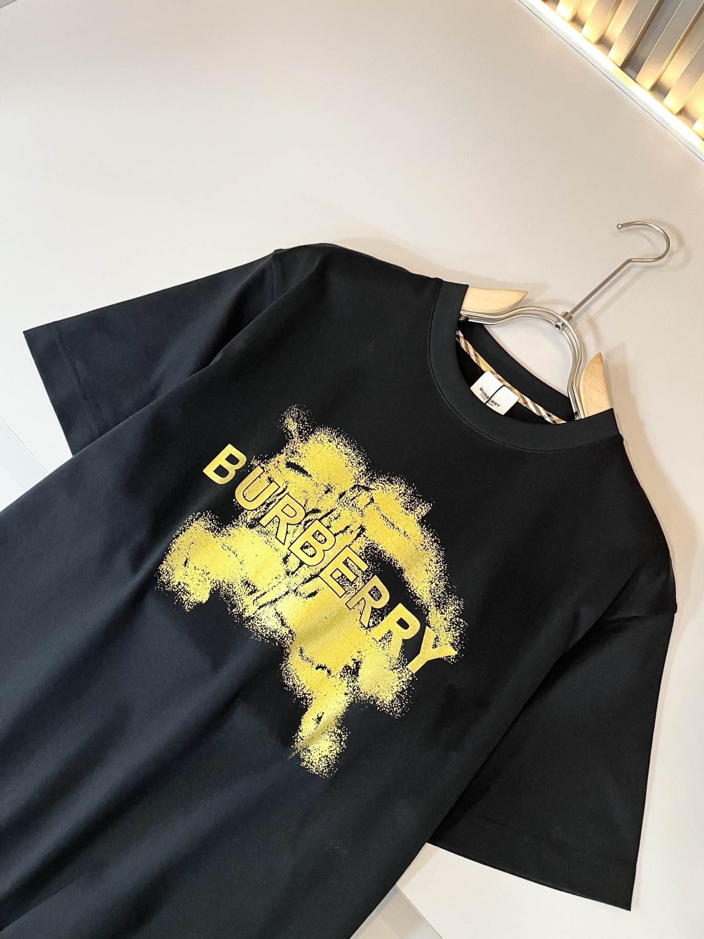 BURBER*Y巴*莉2026春夏新品短袖T恤，重磅来袭，最近比较火热的环保纯棉面料制作而成，高端户外运