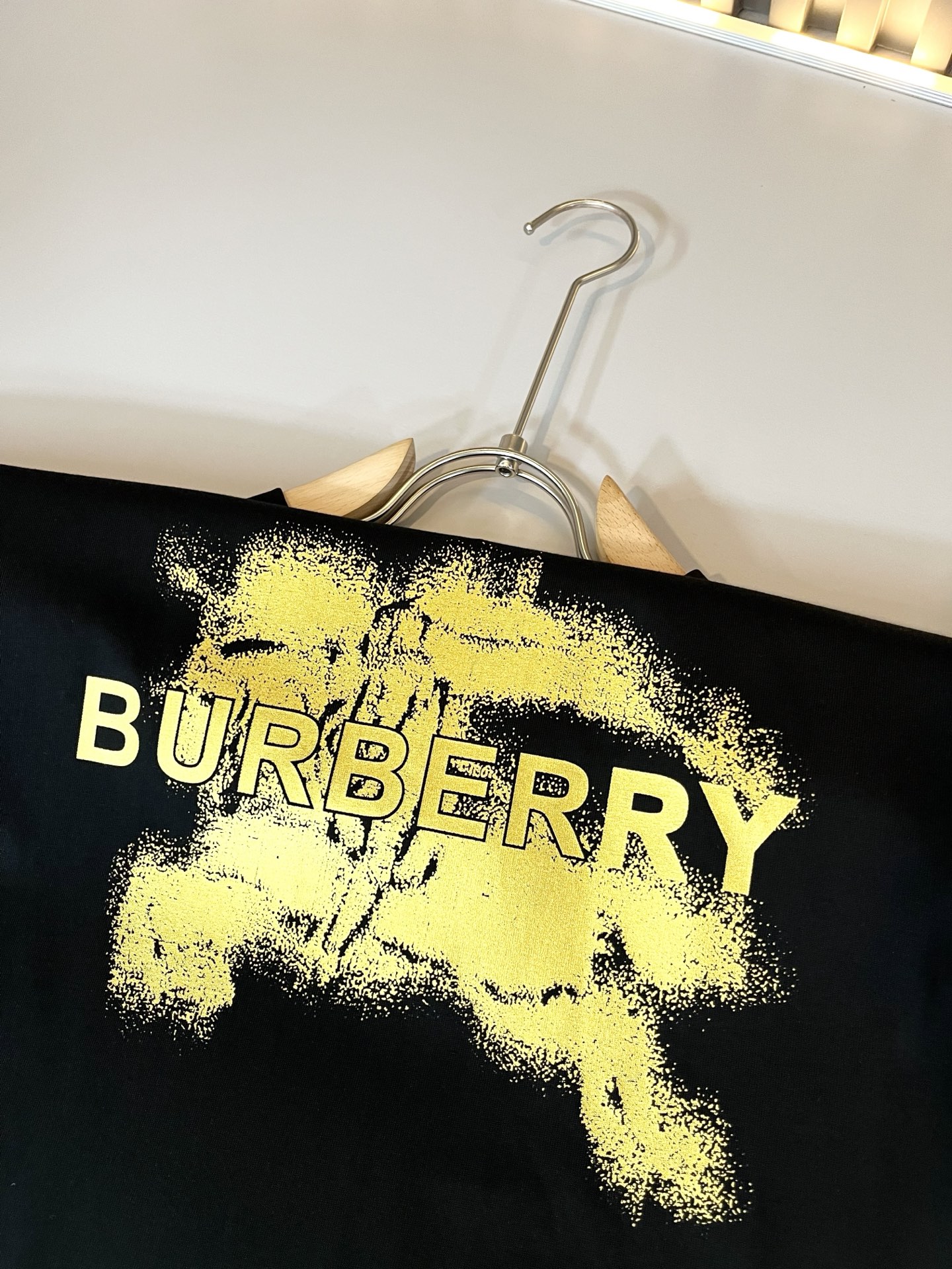BURBER*Y巴*莉2026春夏新品短袖T恤，重磅来袭，最近比较火热的环保纯棉面料制作而成，高端户外运