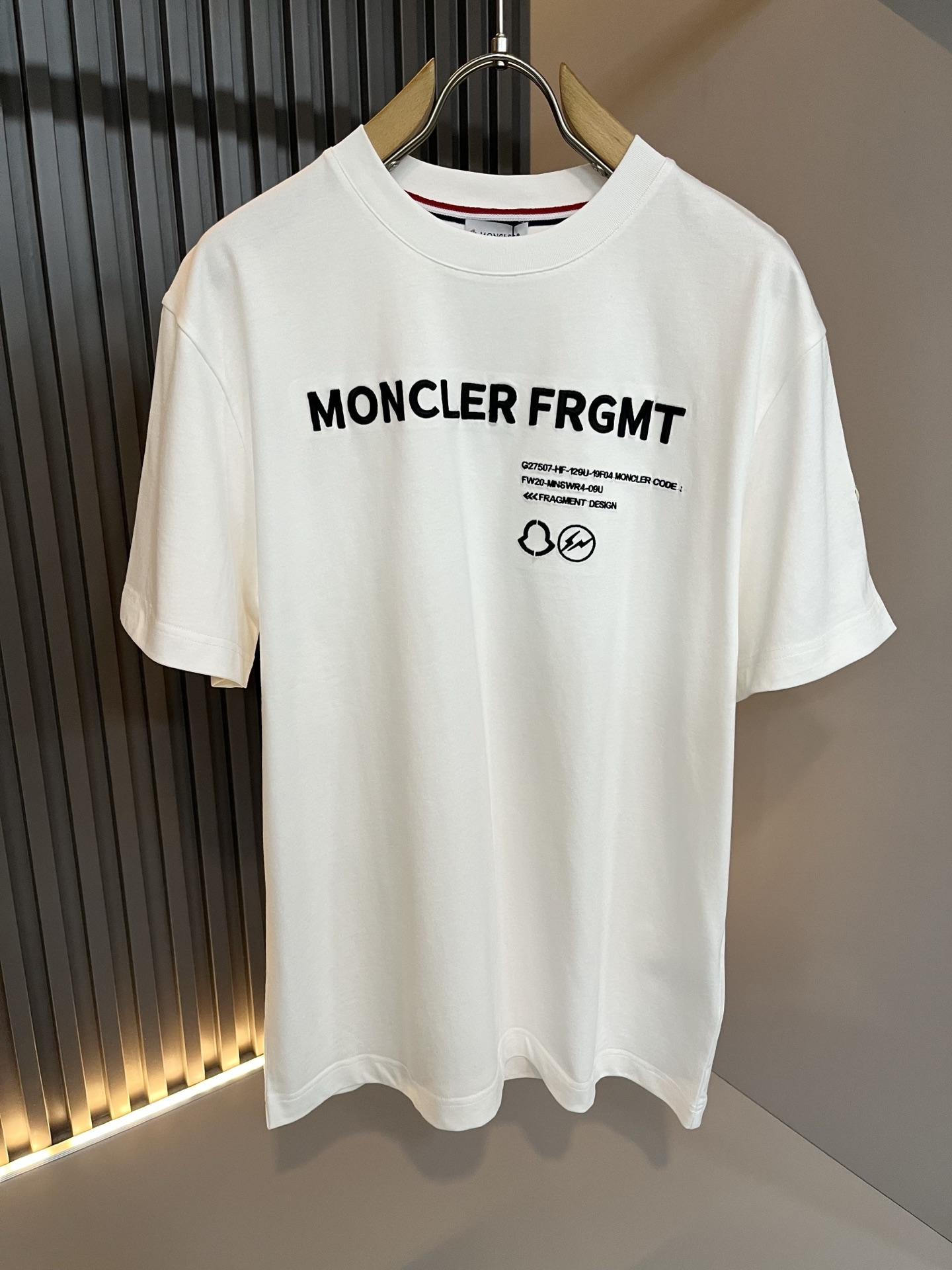 Moncler蒙家 2026春夏最新男女同款👫贸易订单短袖T恤，全品相！！网红款！采用logo图案刺绣设