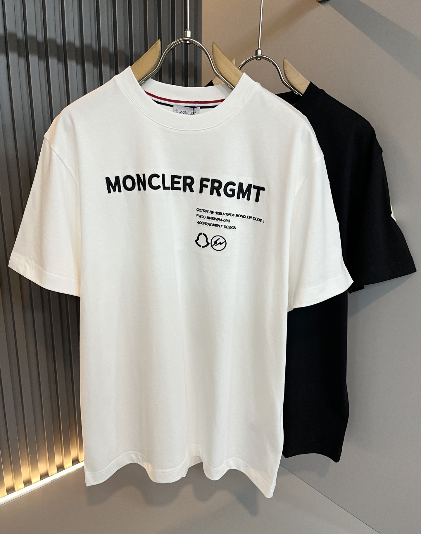 Moncler蒙家 2026春夏最新男女同款👫贸易订单短袖T恤，全品相！！网红款！采用logo图案刺绣设