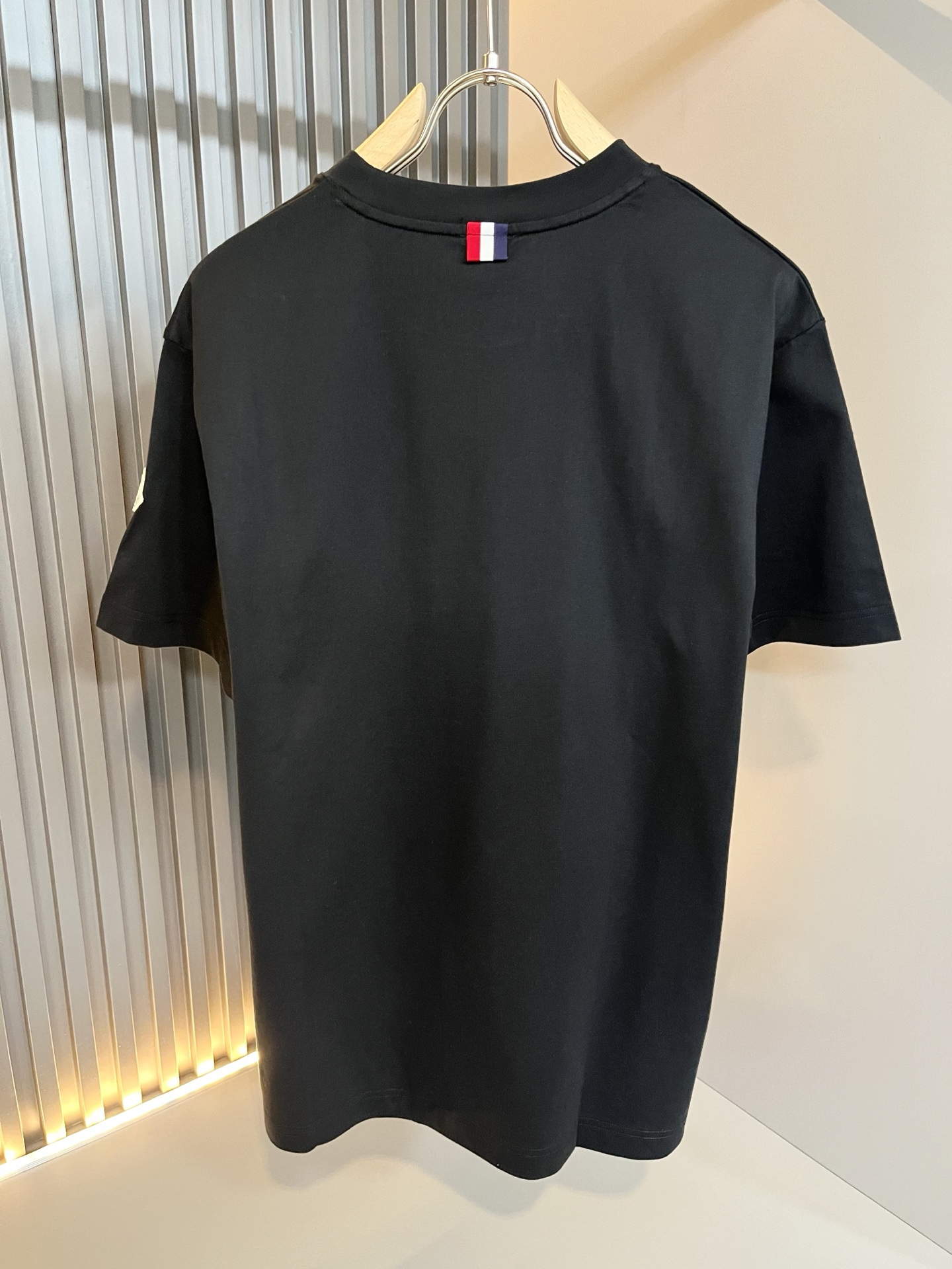 Moncler蒙家 2026春夏最新男女同款👫贸易订单短袖T恤，全品相！！网红款！采用logo图案刺绣设