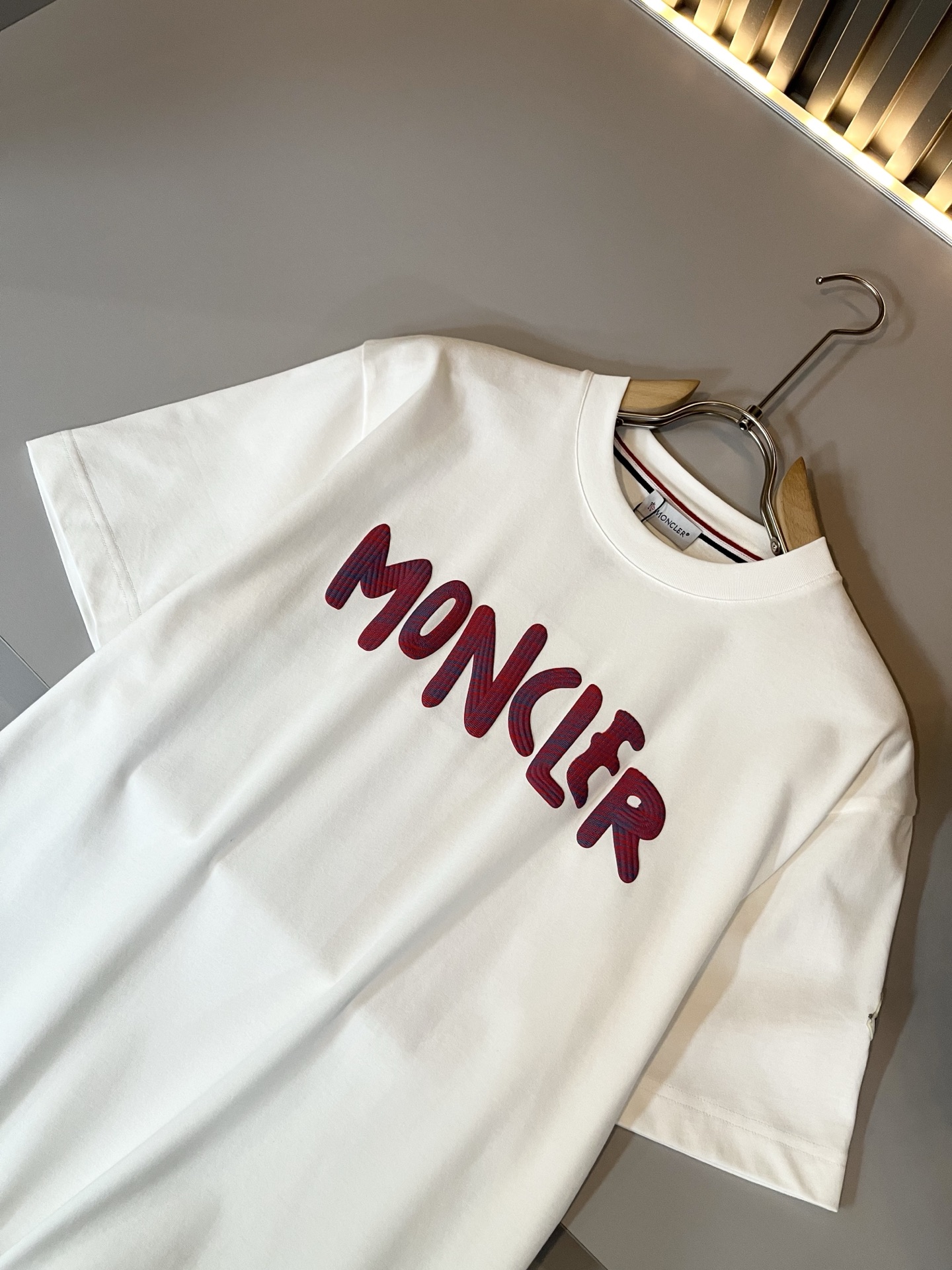 Moncler蒙家 2026春夏最新男女同款👫贸易订单短袖T恤，全品相！！网红款！采用logo图案印花设