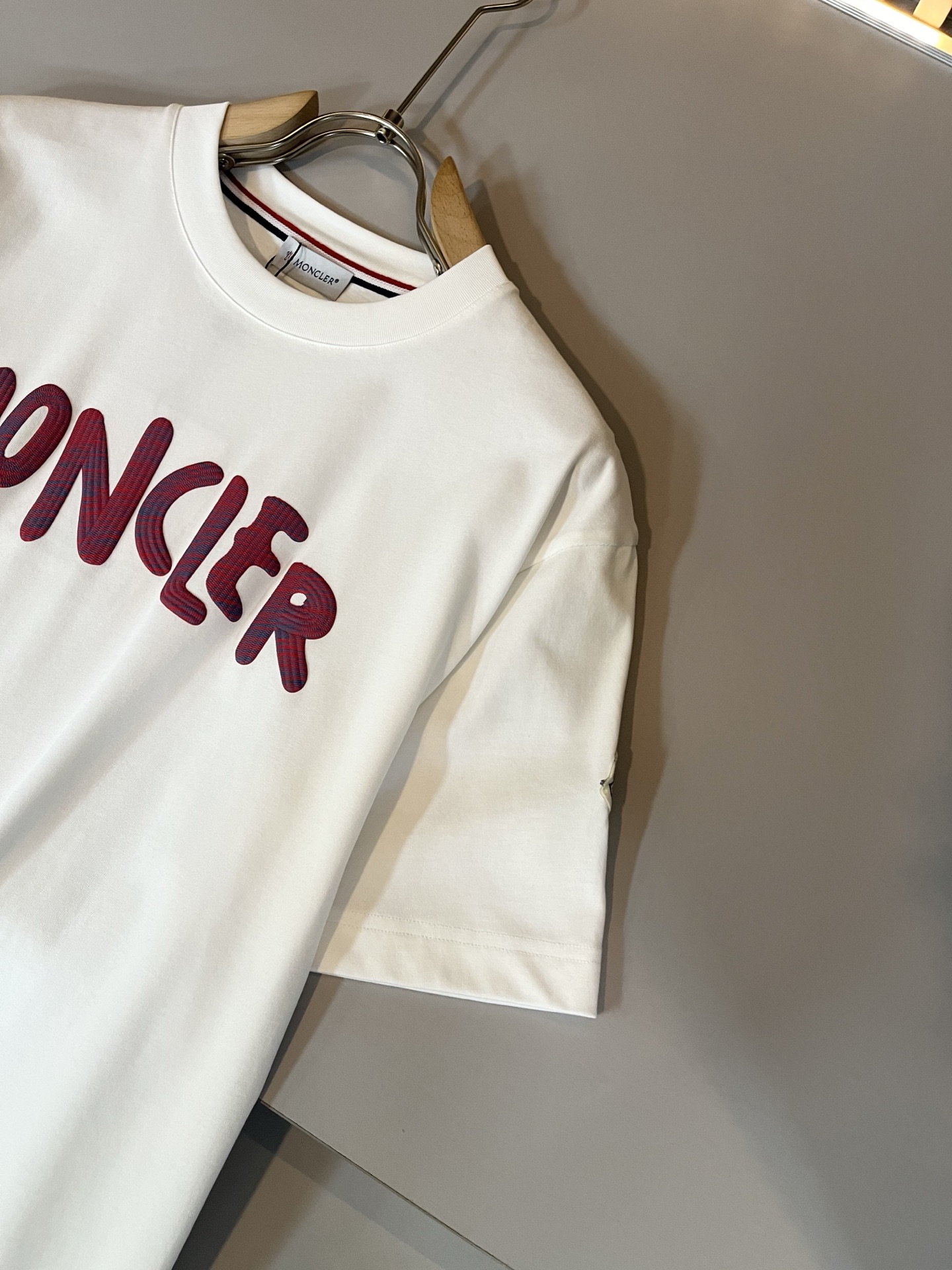 Moncler蒙家 2026春夏最新男女同款👫贸易订单短袖T恤，全品相！！网红款！采用logo图案印花设