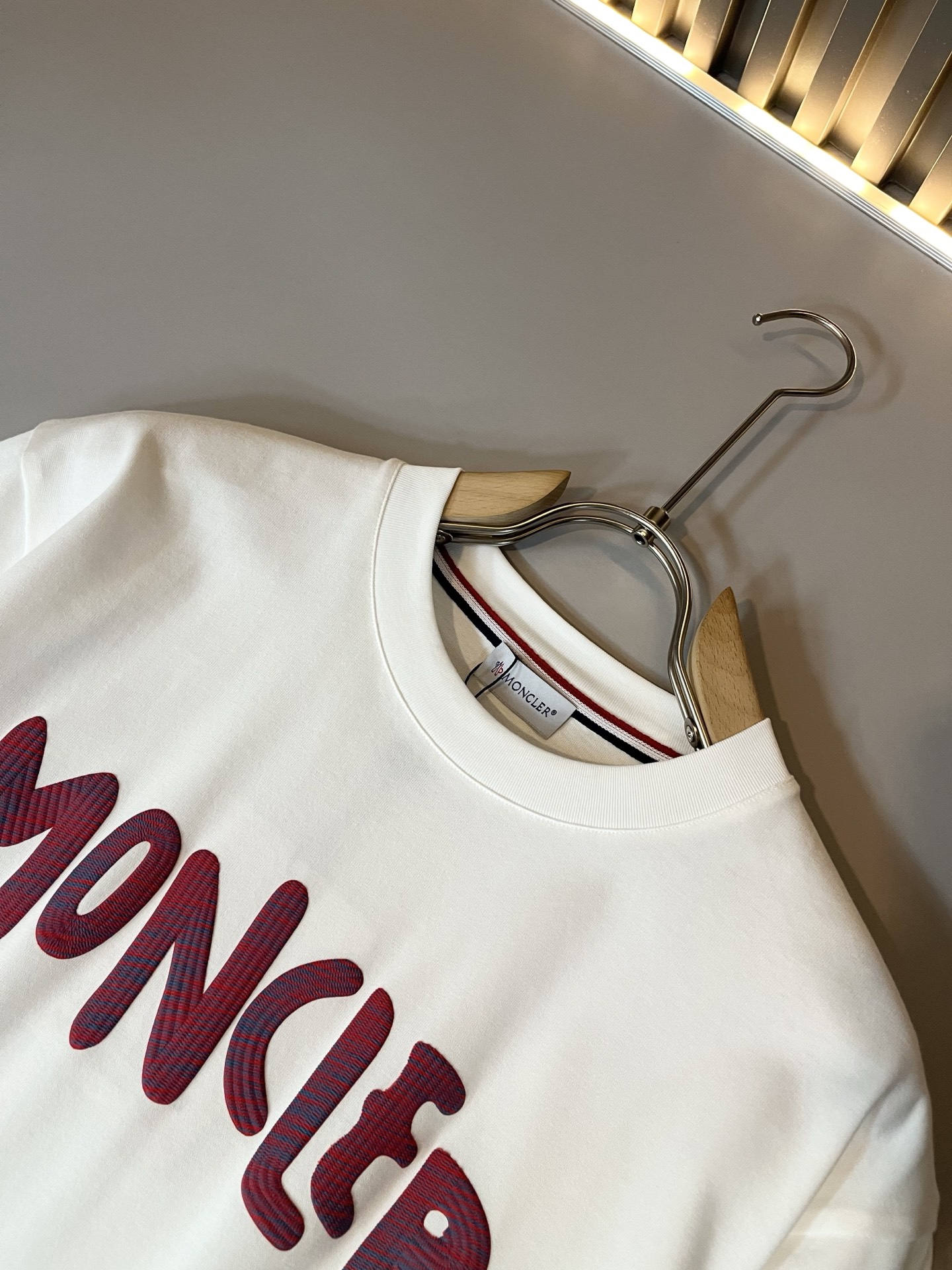 Moncler蒙家 2026春夏最新男女同款👫贸易订单短袖T恤，全品相！！网红款！采用logo图案印花设