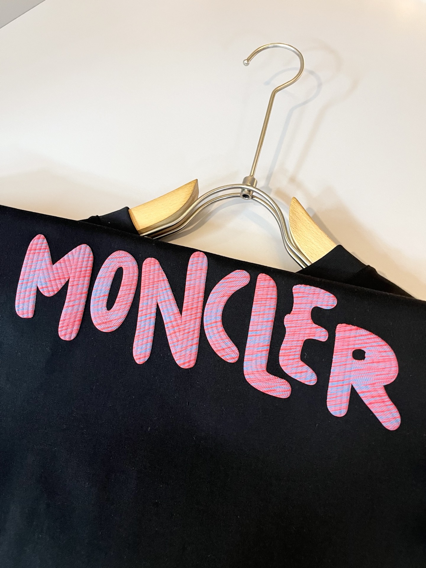 Moncler蒙家 2026春夏最新男女同款👫贸易订单短袖T恤，全品相！！网红款！采用logo图案印花设