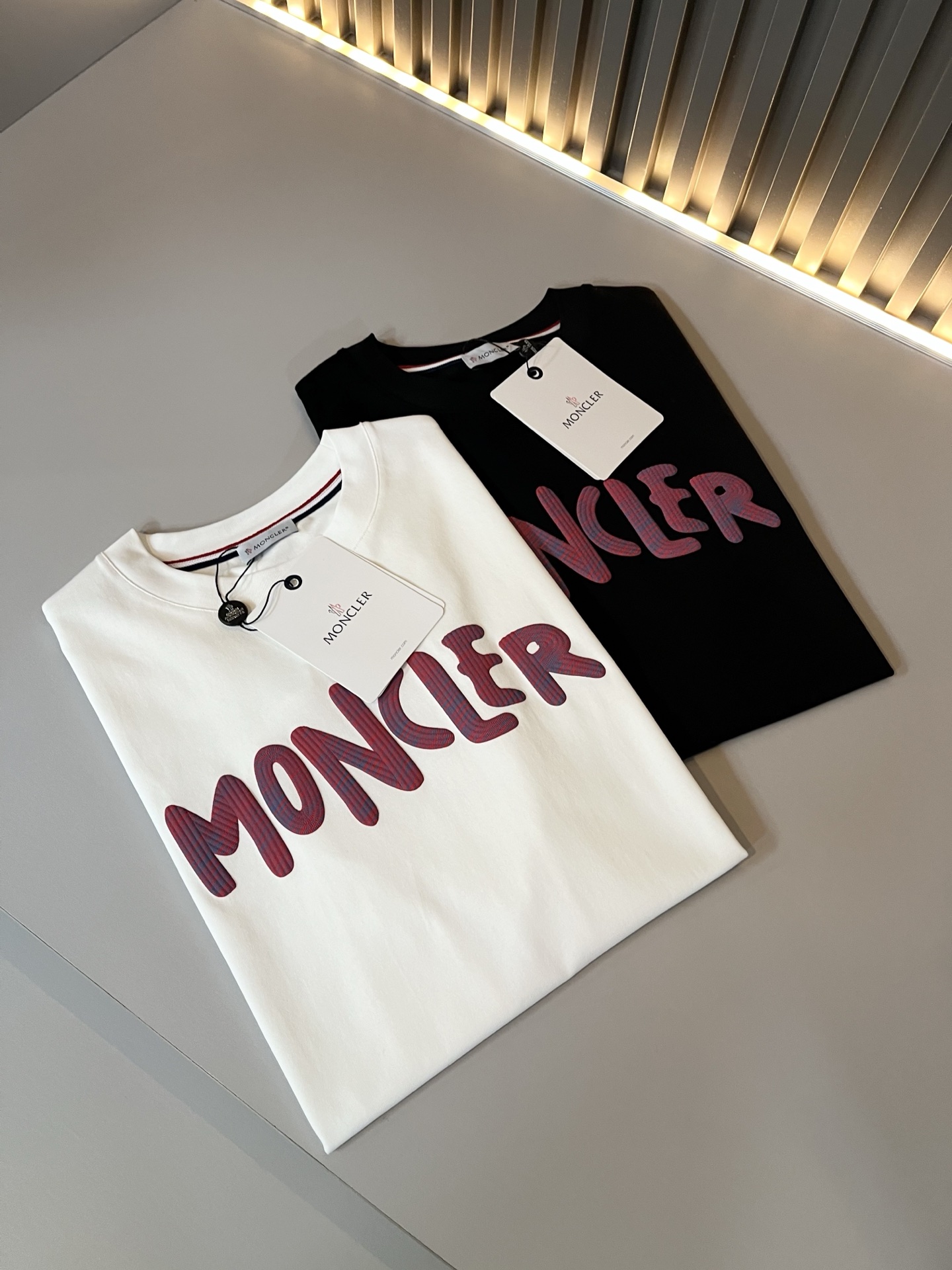 Moncler蒙家 2026春夏最新男女同款👫贸易订单短袖T恤，全品相！！网红款！采用logo图案印花设