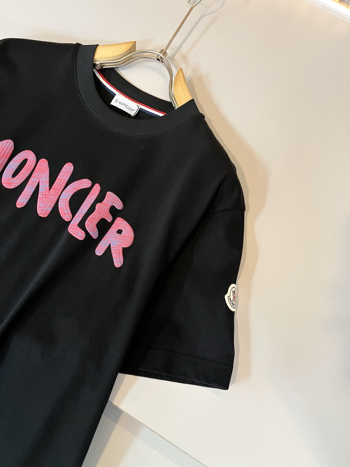 Moncler蒙家 2026春夏最新男女同款👫贸易订单短袖T恤，全品相！！网红款！采用logo图案印花设
