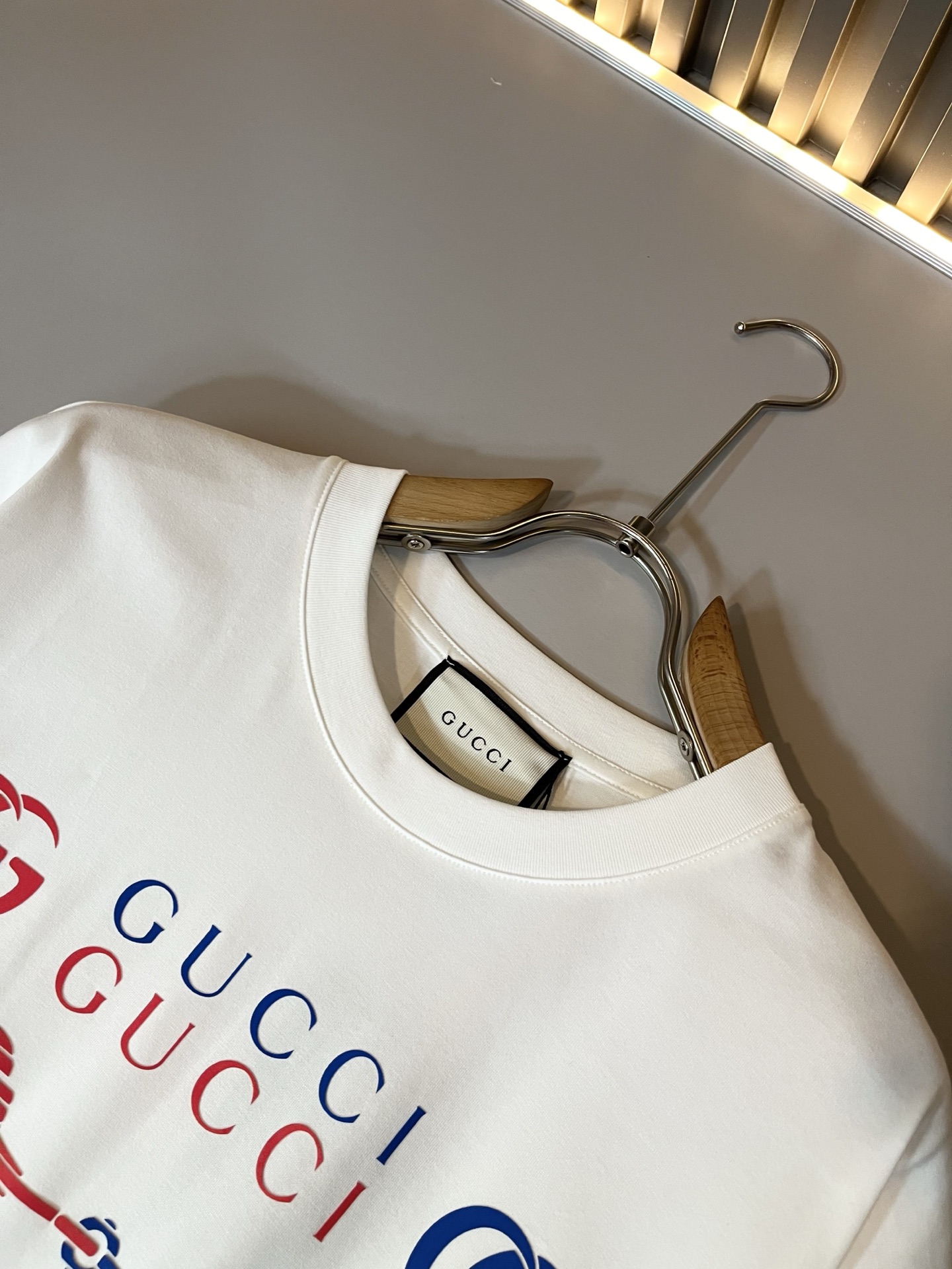 Gucc*古家 2026春夏新款男女同情侣款👫休闲宽松棉质圆领短袖T恤衫！贸易公司渠道稀出，同步官网发售
