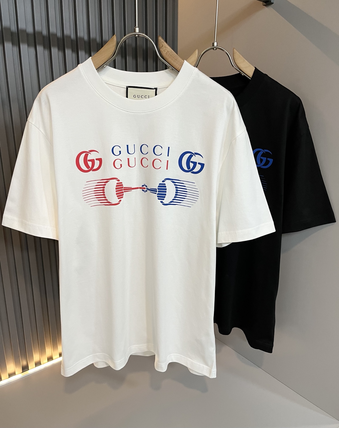 Gucc*古家 2026春夏新款男女同情侣款👫休闲宽松棉质圆领短袖T恤衫！贸易公司渠道稀出，同步官网发售
