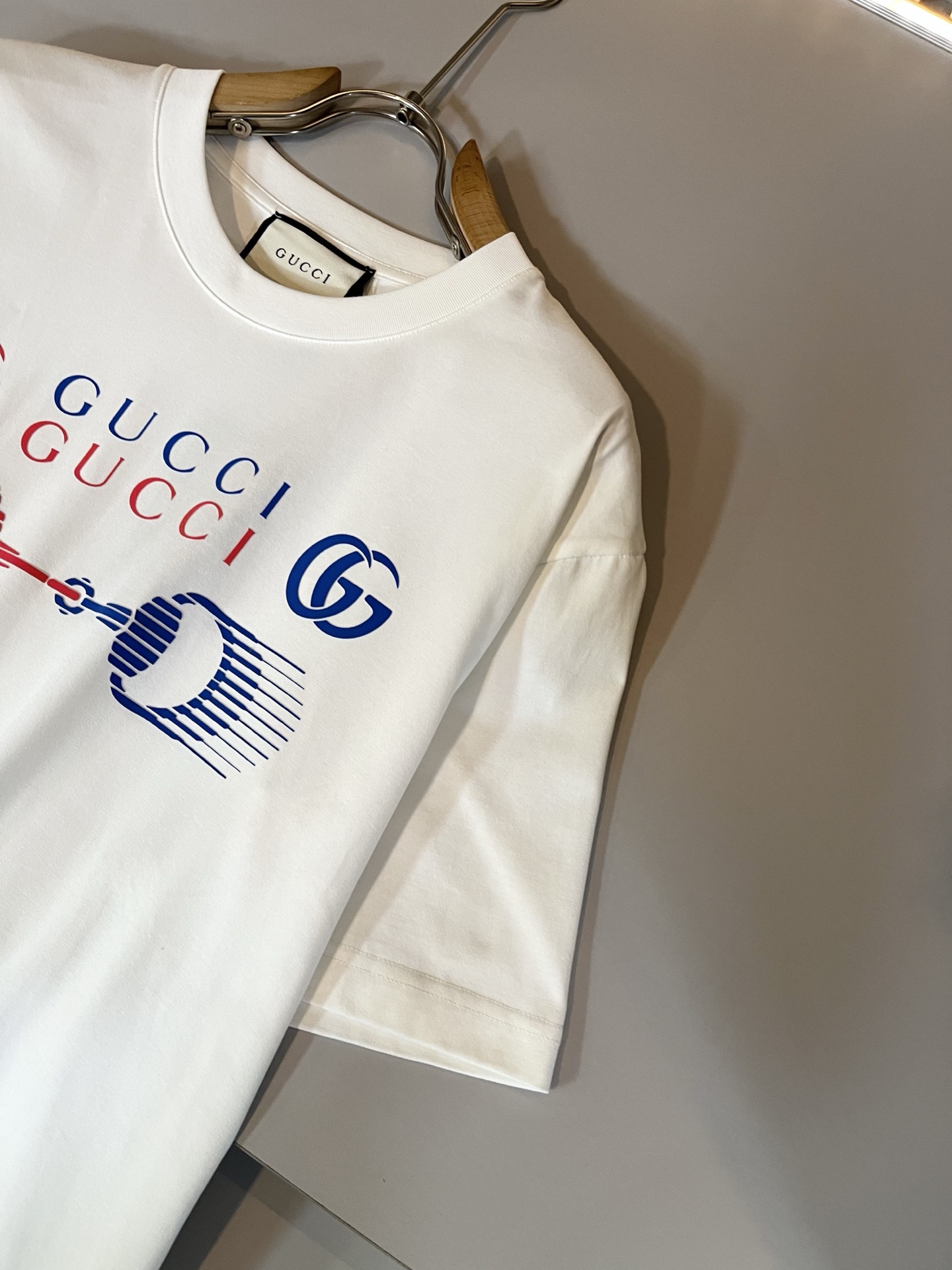 Gucc*古家 2026春夏新款男女同情侣款👫休闲宽松棉质圆领短袖T恤衫！贸易公司渠道稀出，同步官网发售