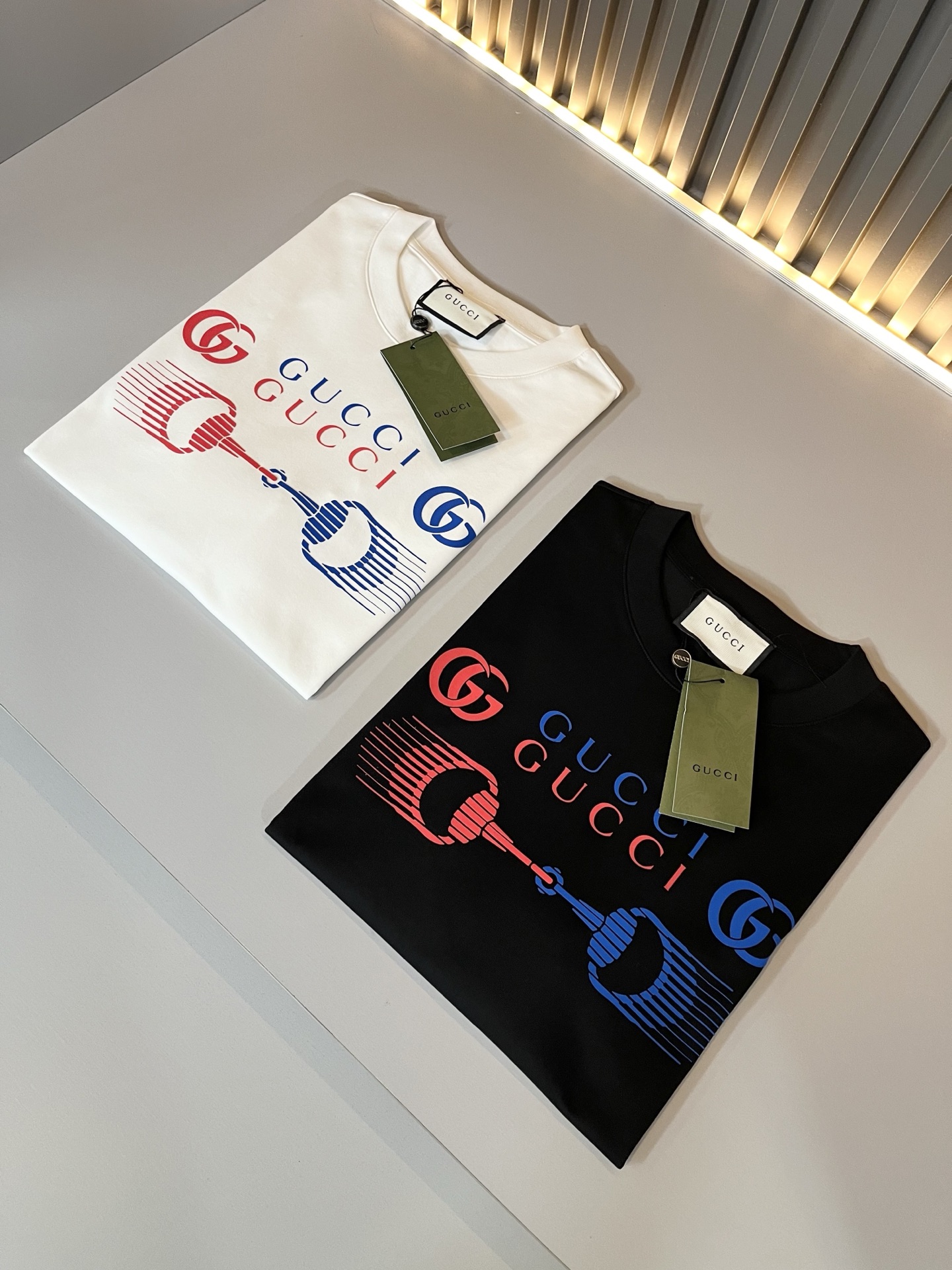 Gucc*古家 2026春夏新款男女同情侣款👫休闲宽松棉质圆领短袖T恤衫！贸易公司渠道稀出，同步官网发售