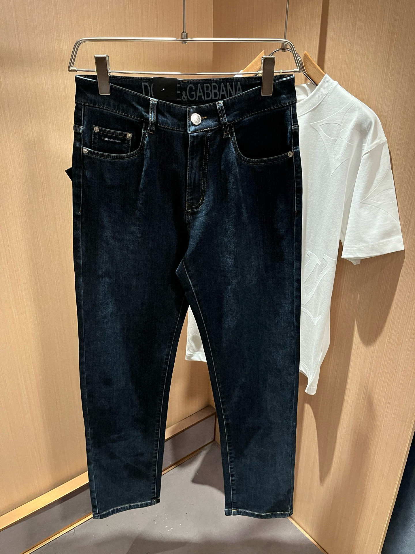Dolce & 杜嘉*纳 2026春夏新品牛仔裤，水洗处理自然不易变形脱色、立体剪裁完美塑形面料质舒适柔