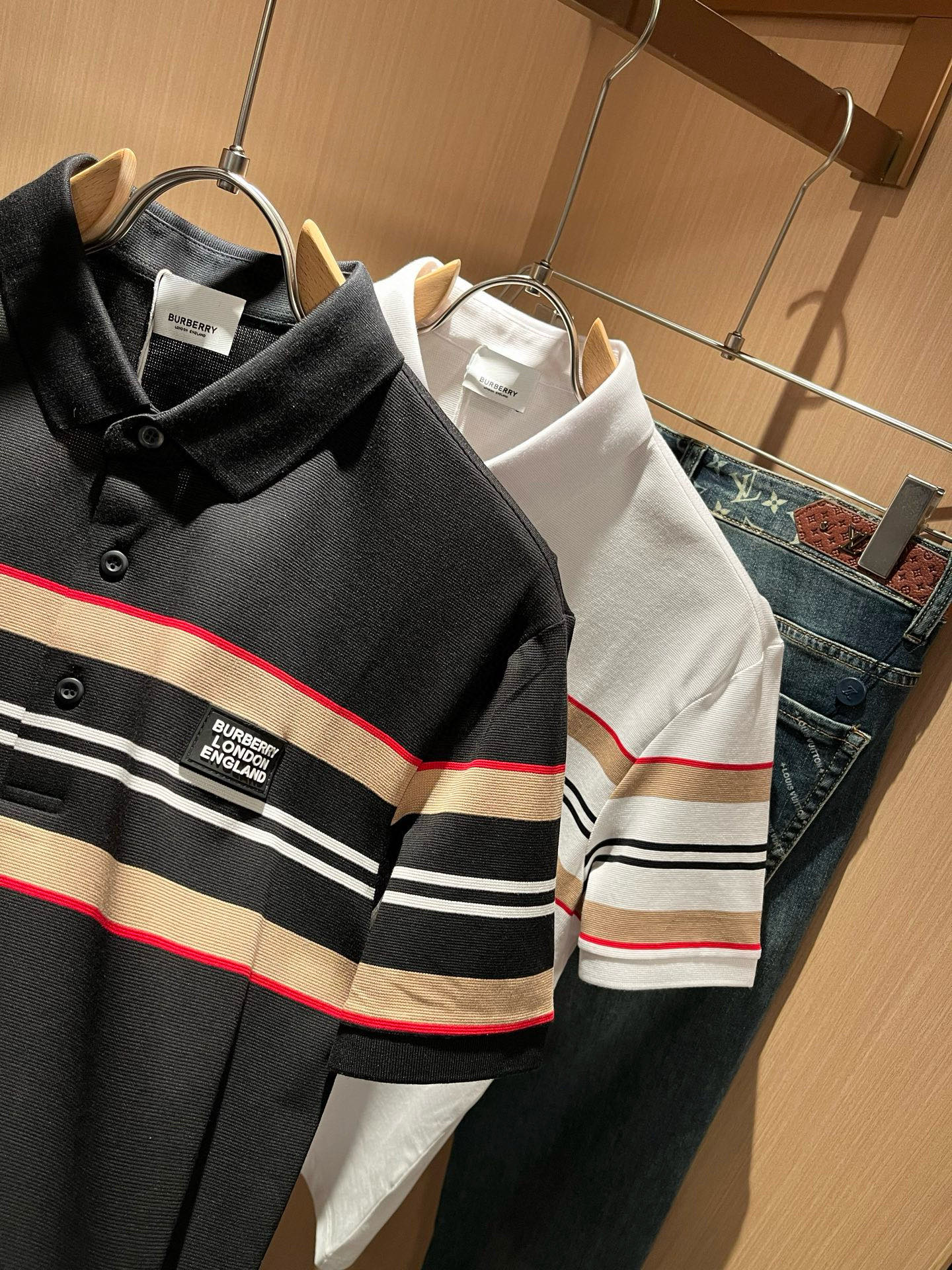 Bur*erry 巴*莉 2026春夏新款男士短袖Polo衫，品牌最新设计元素！既不单调也不复杂,恰到好