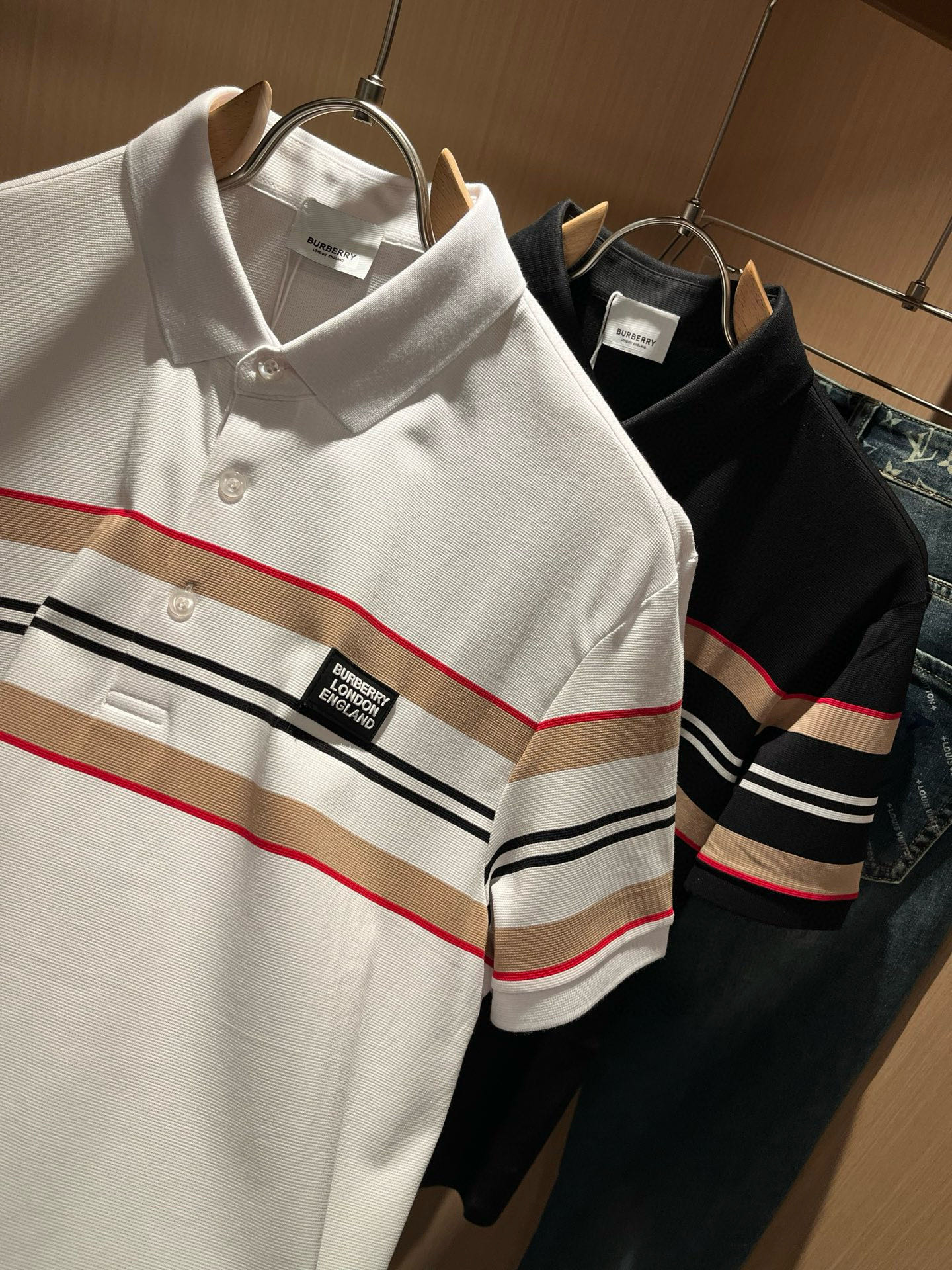 Bur*erry 巴*莉 2026春夏新款男士短袖Polo衫，品牌最新设计元素！既不单调也不复杂,恰到好
