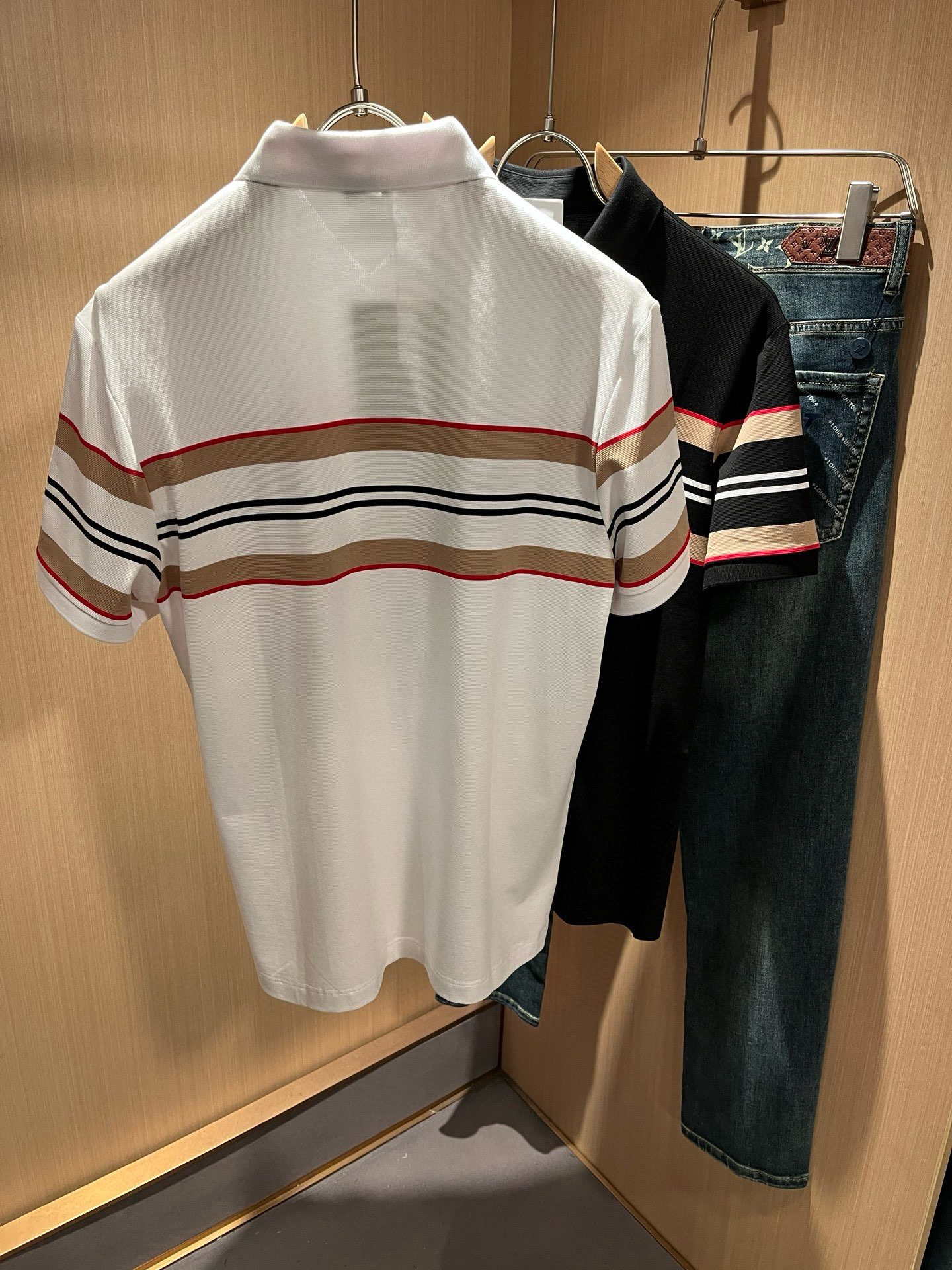 Bur*erry 巴*莉 2026春夏新款男士短袖Polo衫，品牌最新设计元素！既不单调也不复杂,恰到好