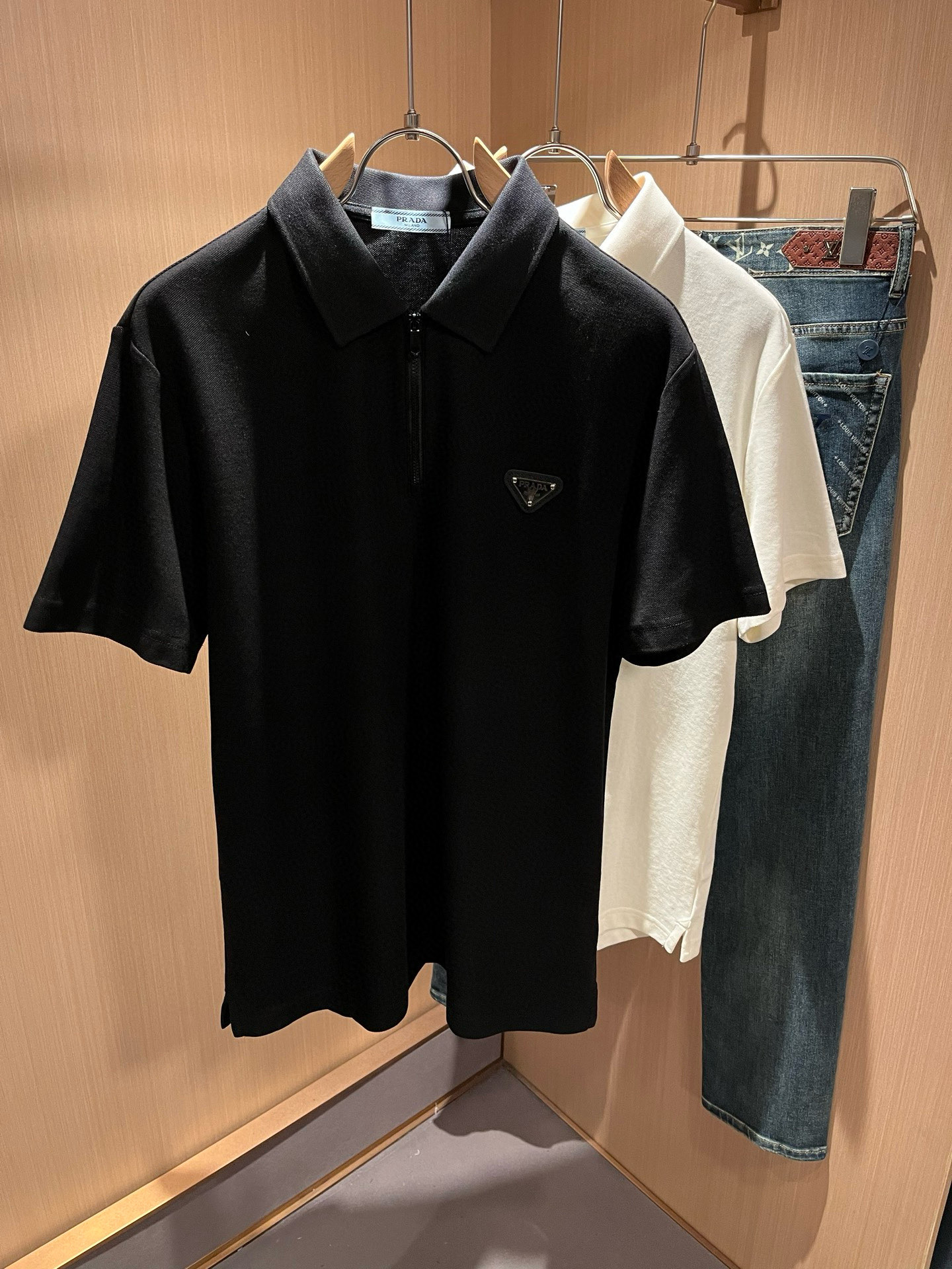 Prad*普*达 2026春夏季新款经典元素短袖Polo衫，经典大方的款式，可以穿十年都还是流行的那种，