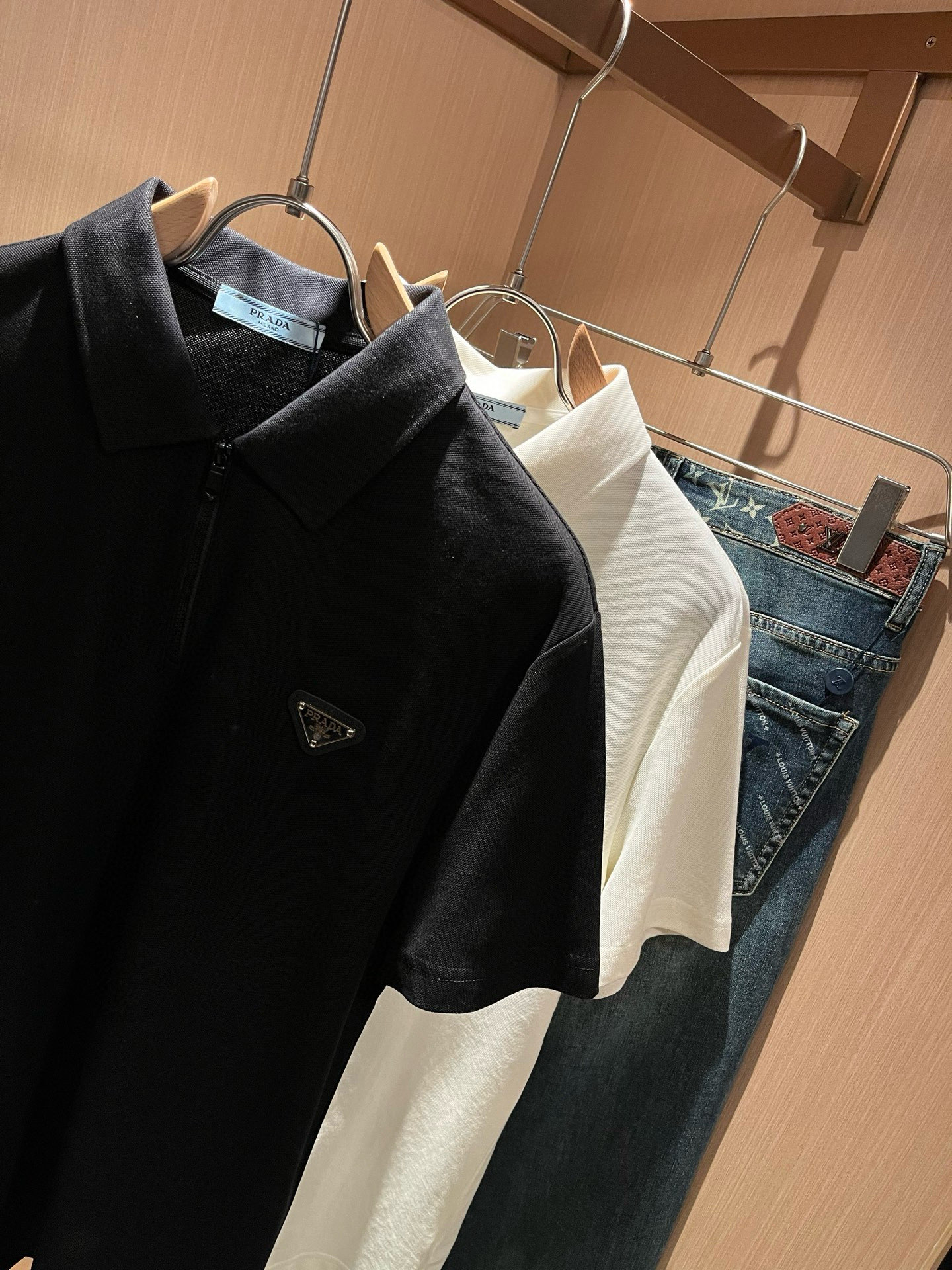 Prad*普*达 2026春夏季新款经典元素短袖Polo衫，经典大方的款式，可以穿十年都还是流行的那种，