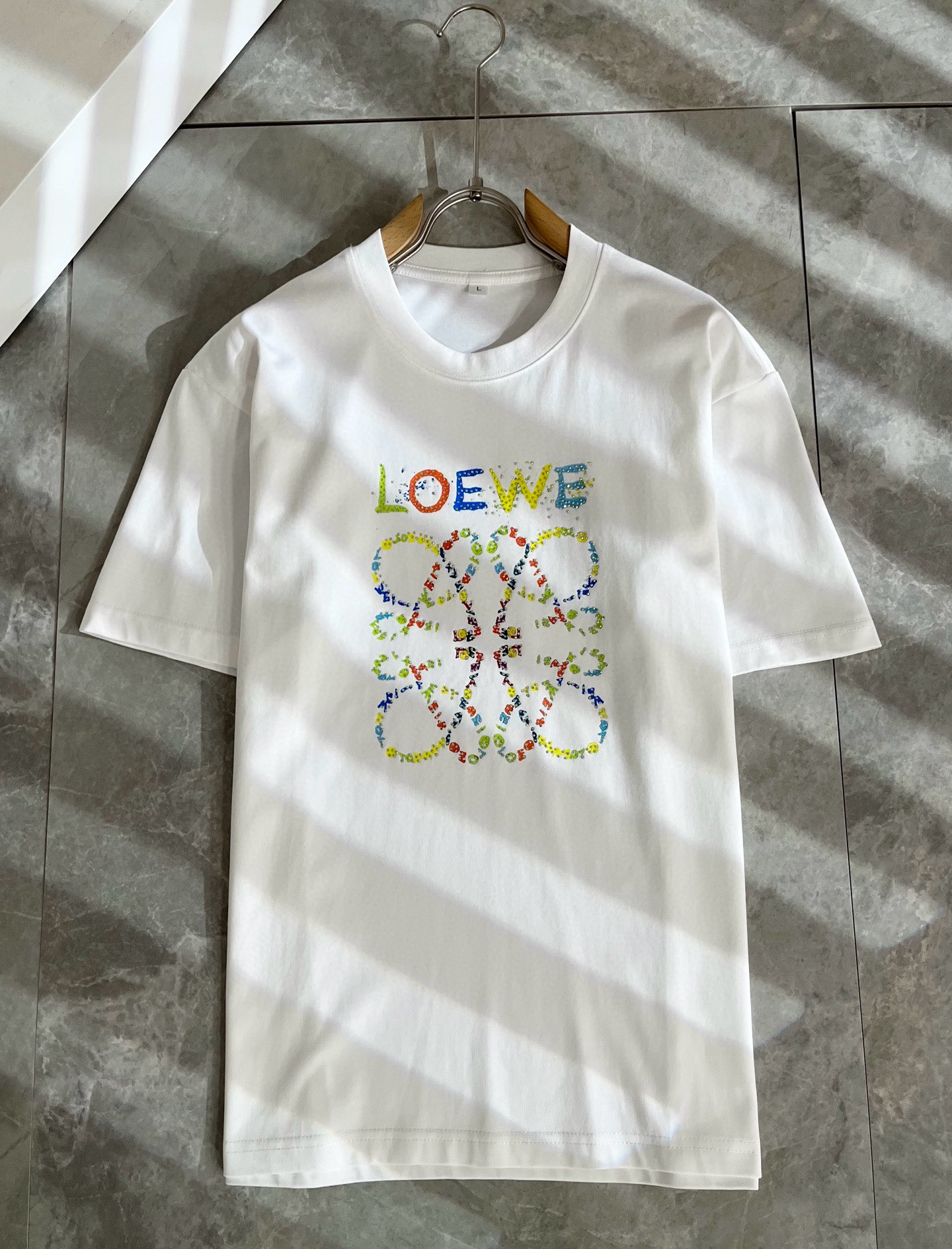 LOE*WE罗*威 2026春夏新款男女同款👫短袖T恤，意大利原厂订单渠道，极具个性高级风，标志logo