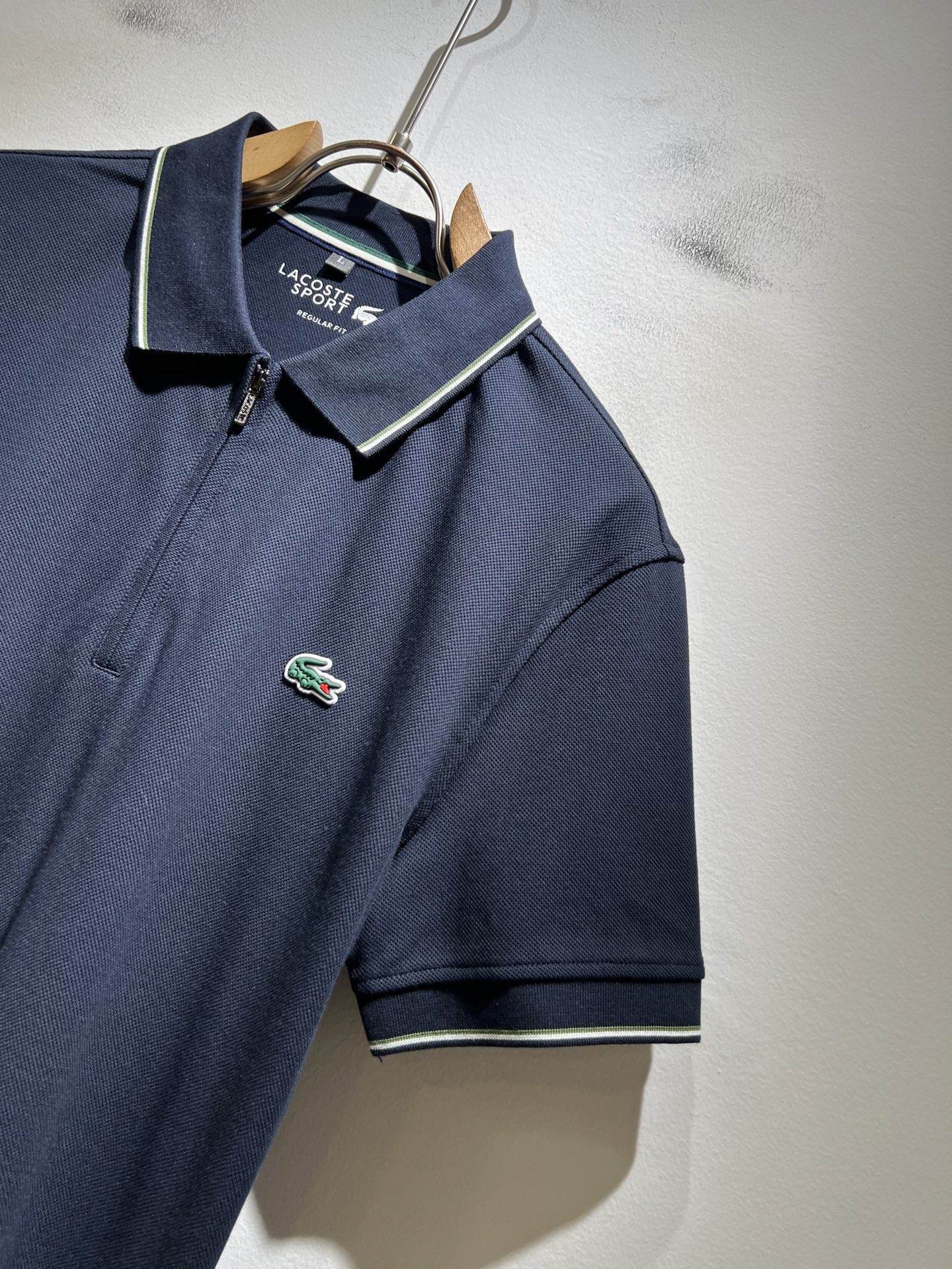 LACOSTE法国鳄鱼 2026春夏男士最新的贸易订单短袖Polo衫，全品相！！胸前采用logo图案压胶
