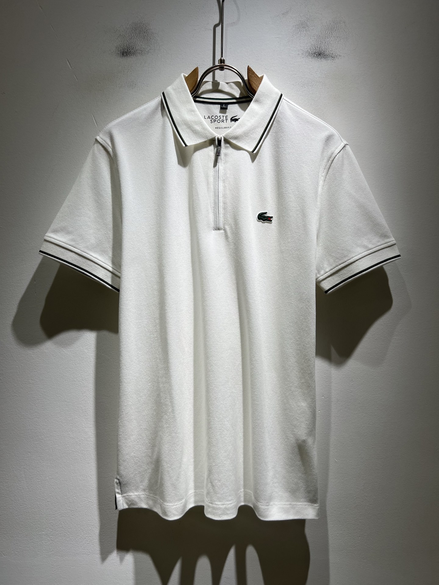 LACOSTE法国鳄鱼 2026春夏男士最新的贸易订单短袖Polo衫，全品相！！胸前采用logo图案压胶