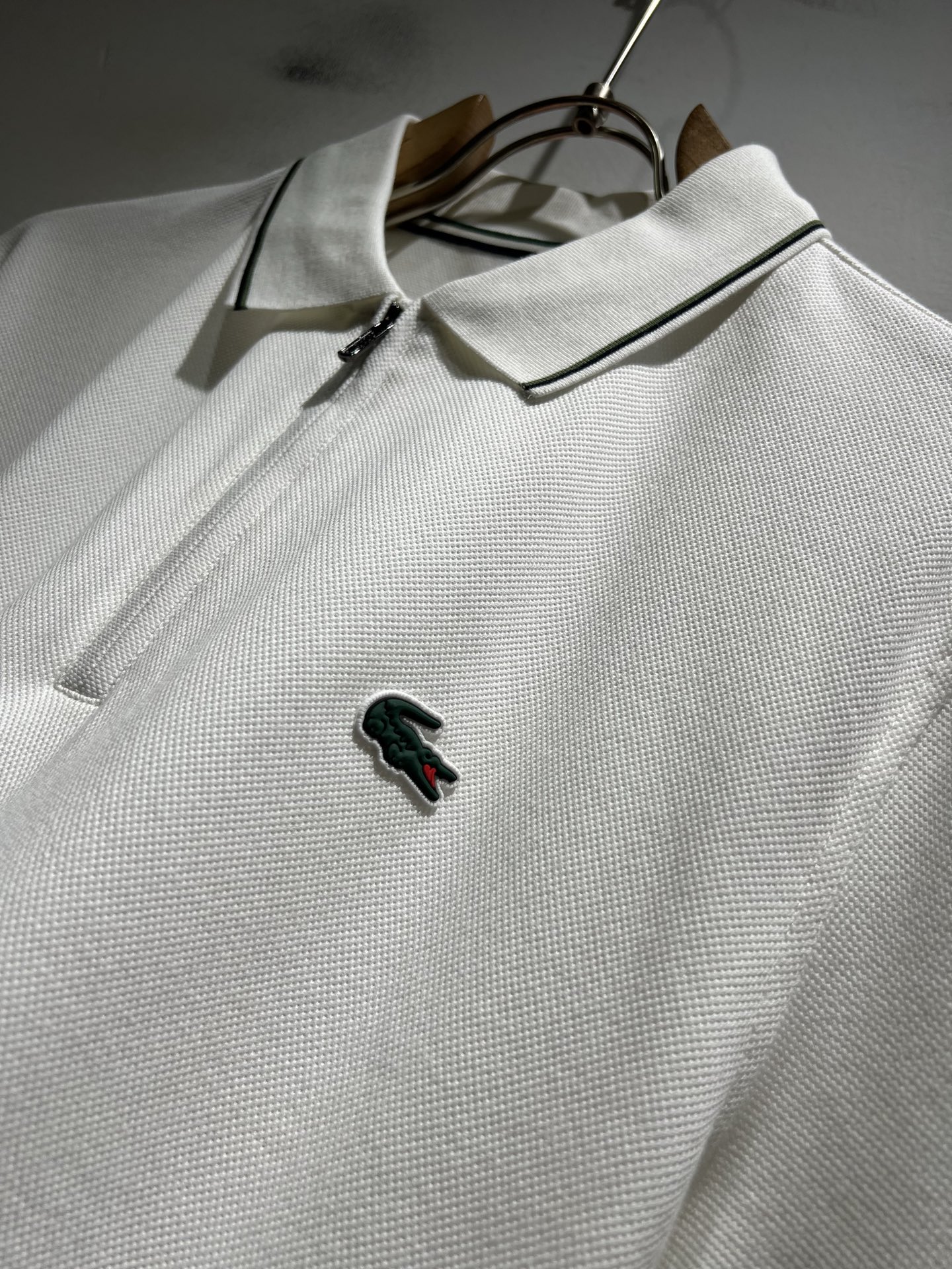 LACOSTE法国鳄鱼 2026春夏男士最新的贸易订单短袖Polo衫，全品相！！胸前采用logo图案压胶