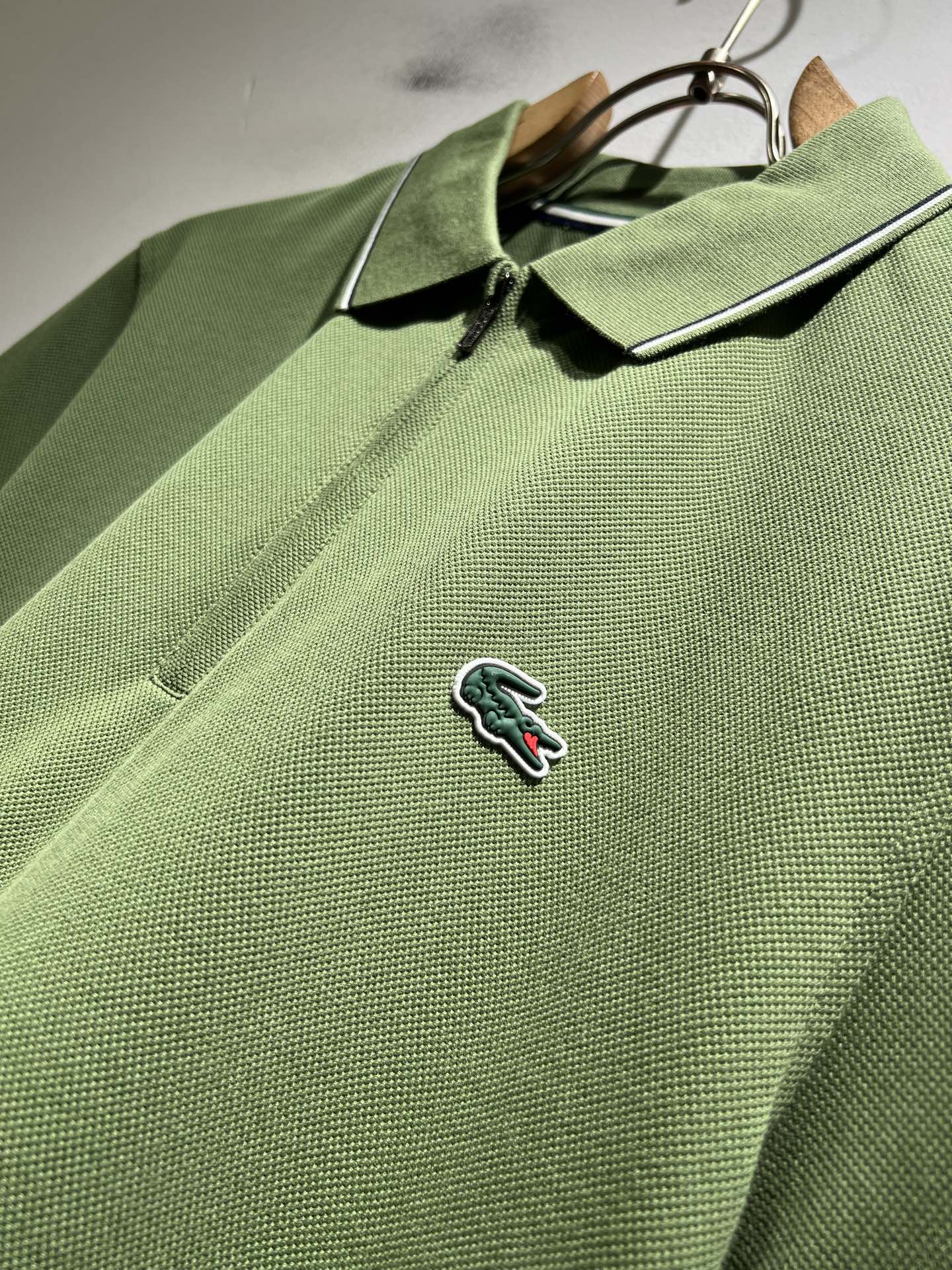 LACOSTE法国鳄鱼 2026春夏男士最新的贸易订单短袖Polo衫，全品相！！胸前采用logo图案压胶