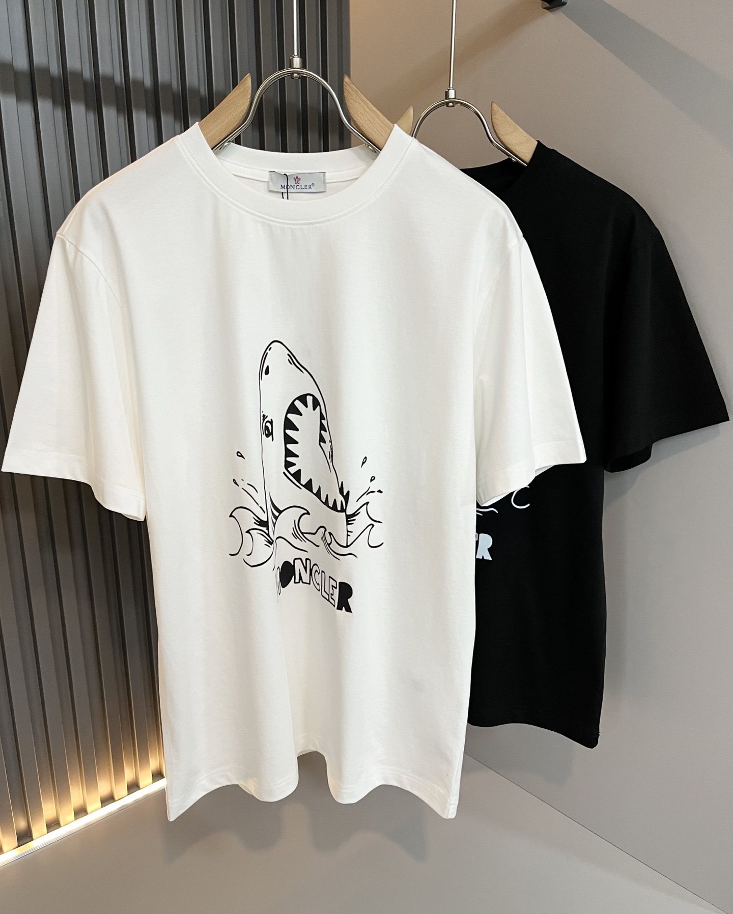 Moncler蒙家 2026春夏最新男女同款👫贸易订单短袖T恤，全品相！！网红款！采用logo图案印花设