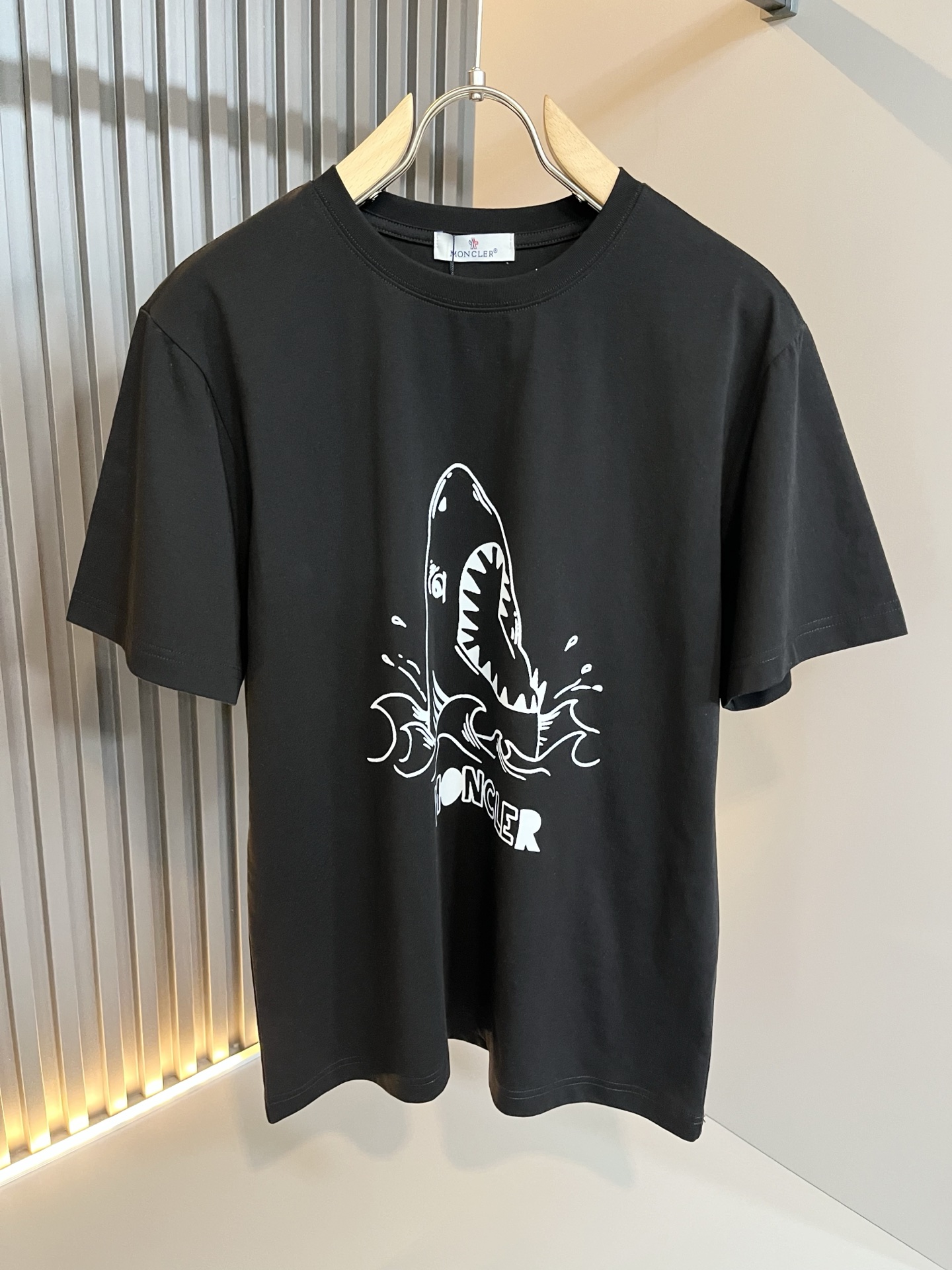 Moncler蒙家 2026春夏最新男女同款👫贸易订单短袖T恤，全品相！！网红款！采用logo图案印花设