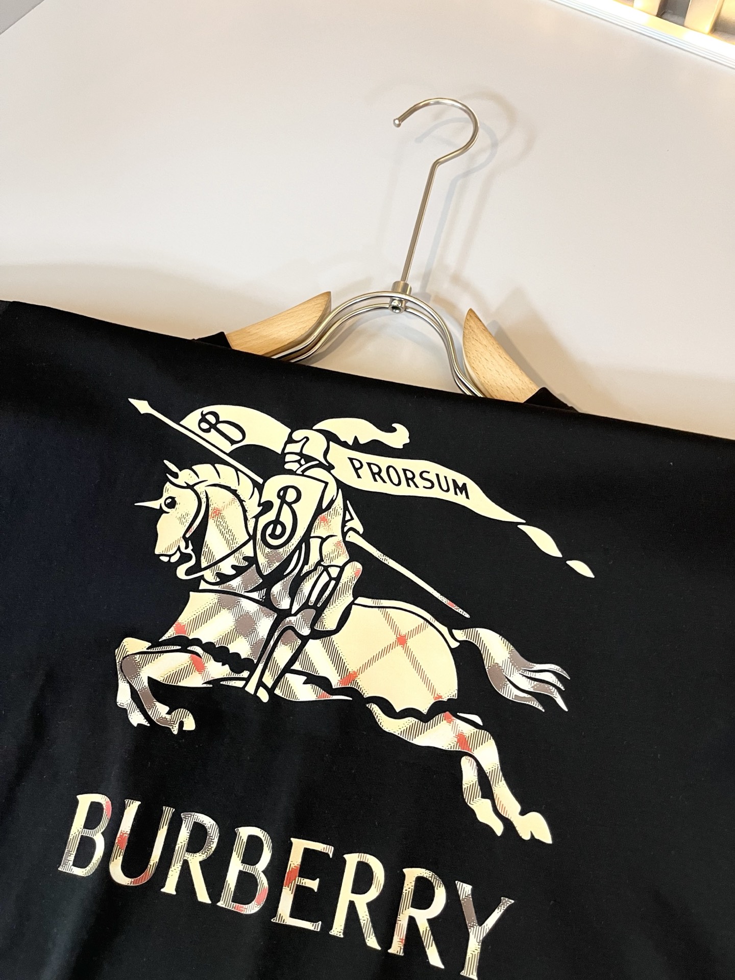 BURBER*Y巴*莉2026春夏新品短袖T恤，重磅来袭，最近比较火热的环保纯棉面料制作而成，高端户外运
