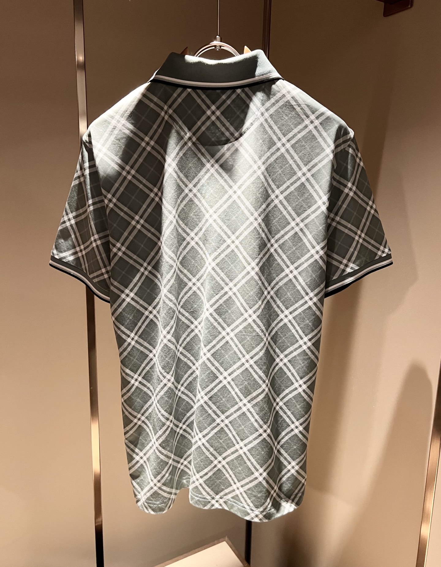 Bur*erry 巴*莉 2026春夏新款男士短袖Polo衫，品牌最新设计元素！既不单调也不复杂,恰到好