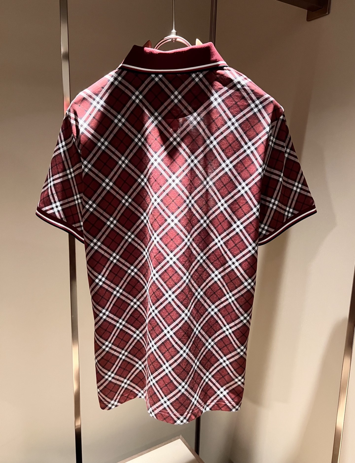 Bur*erry 巴*莉 2026春夏新款男士短袖Polo衫，品牌最新设计元素！既不单调也不复杂,恰到好