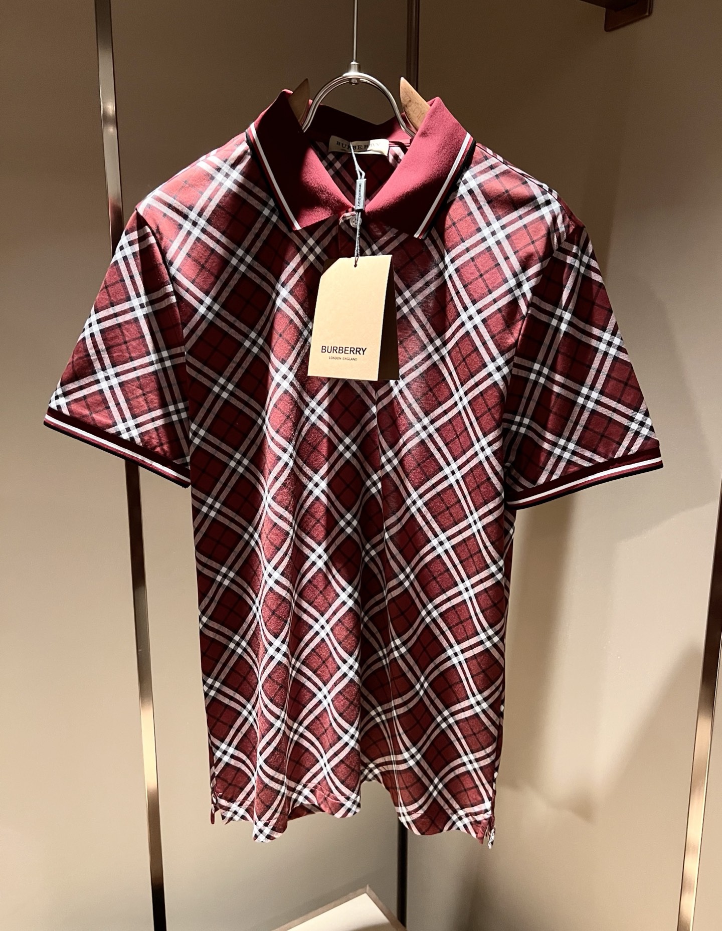Bur*erry 巴*莉 2026春夏新款男士短袖Polo衫，品牌最新设计元素！既不单调也不复杂,恰到好