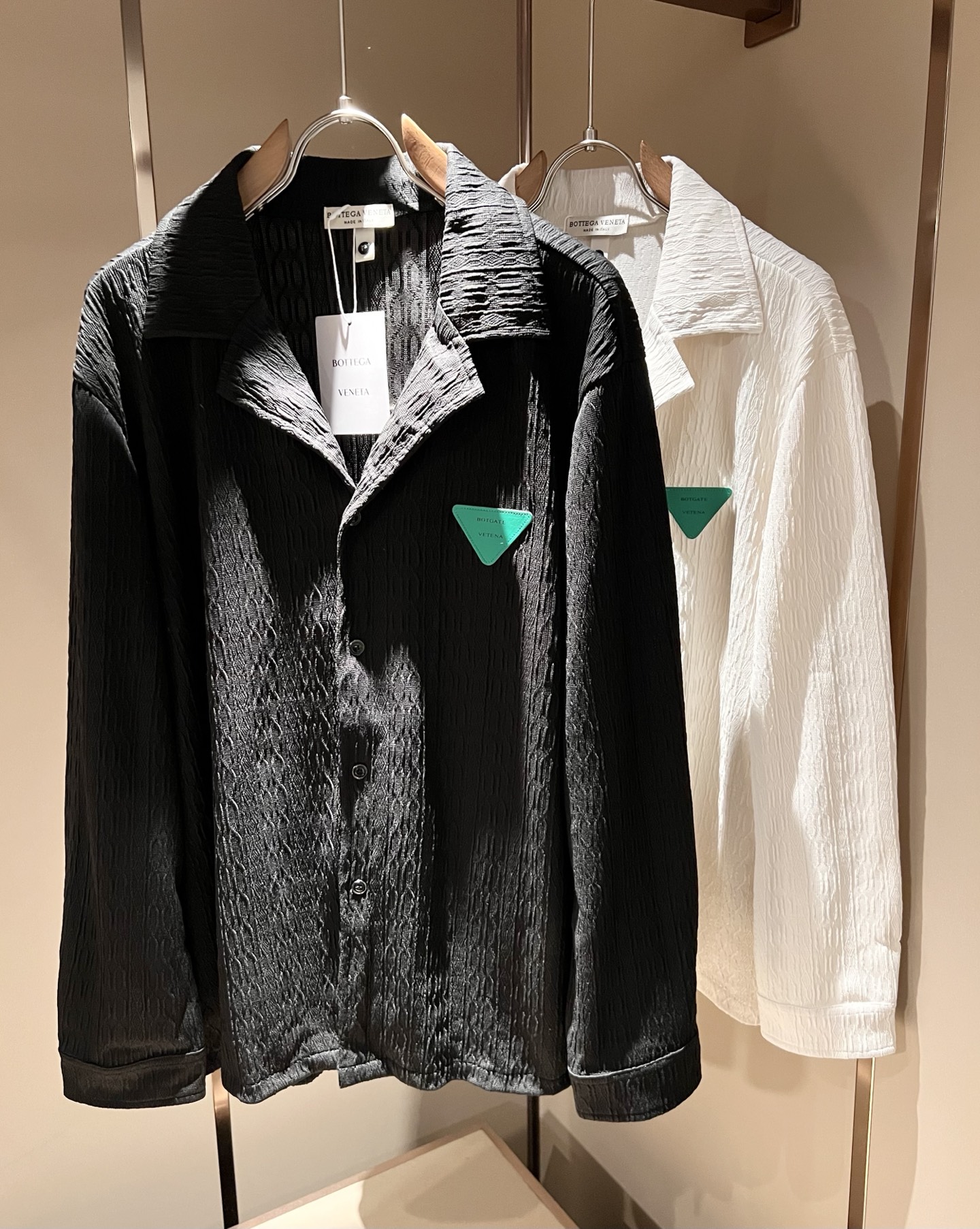 BottegaVene*a宝*嘉 2026春夏新款男士衬衣，，这是今年目前为止最牛批的一款纯色高品质面料