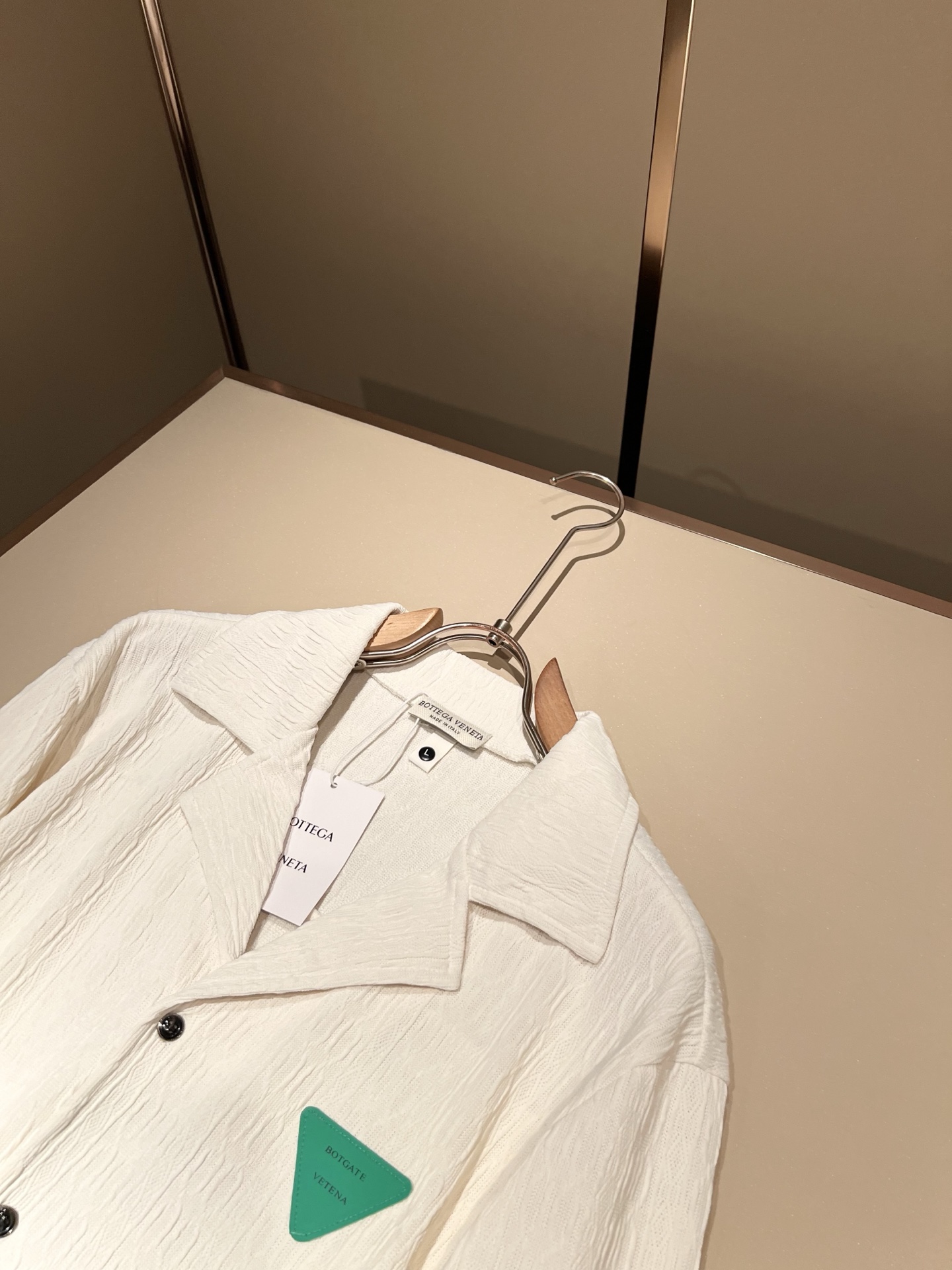 BottegaVene*a宝*嘉 2026春夏新款男士衬衣，，这是今年目前为止最牛批的一款纯色高品质面料