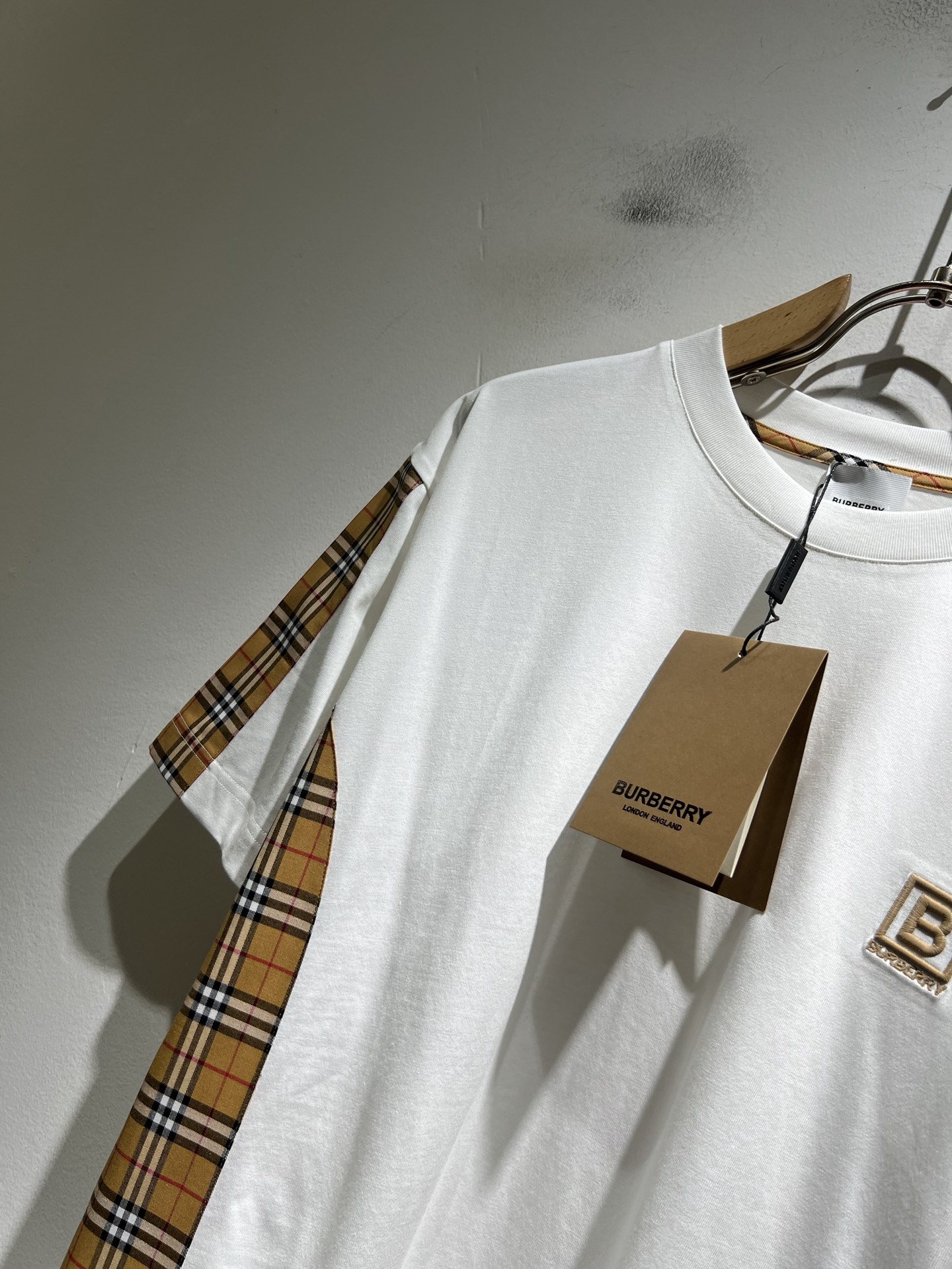 BURBER*Y巴*莉2026春夏新品短袖T恤，重磅来袭，最近比较火热的环保纯棉面料制作而成，高端户外运