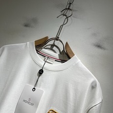 Moncler蒙家 2026春夏最新男女同款👫贸易订单短袖T恤,全品相!!网红款!采用logo图案刺绣设 Moncler蒙家 2026春夏最新男女同款👫贸易订单短袖T恤,全品相!!网红款!采用logo图案刺绣设