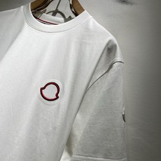 Moncler蒙家 2026春夏最新男女同款👫贸易订单短袖T恤,全品相!!网红款!采用logo图案刺绣设 Moncler蒙家 2026春夏最新男女同款👫贸易订单短袖T恤,全品相!!网红款!采用logo图案刺绣设