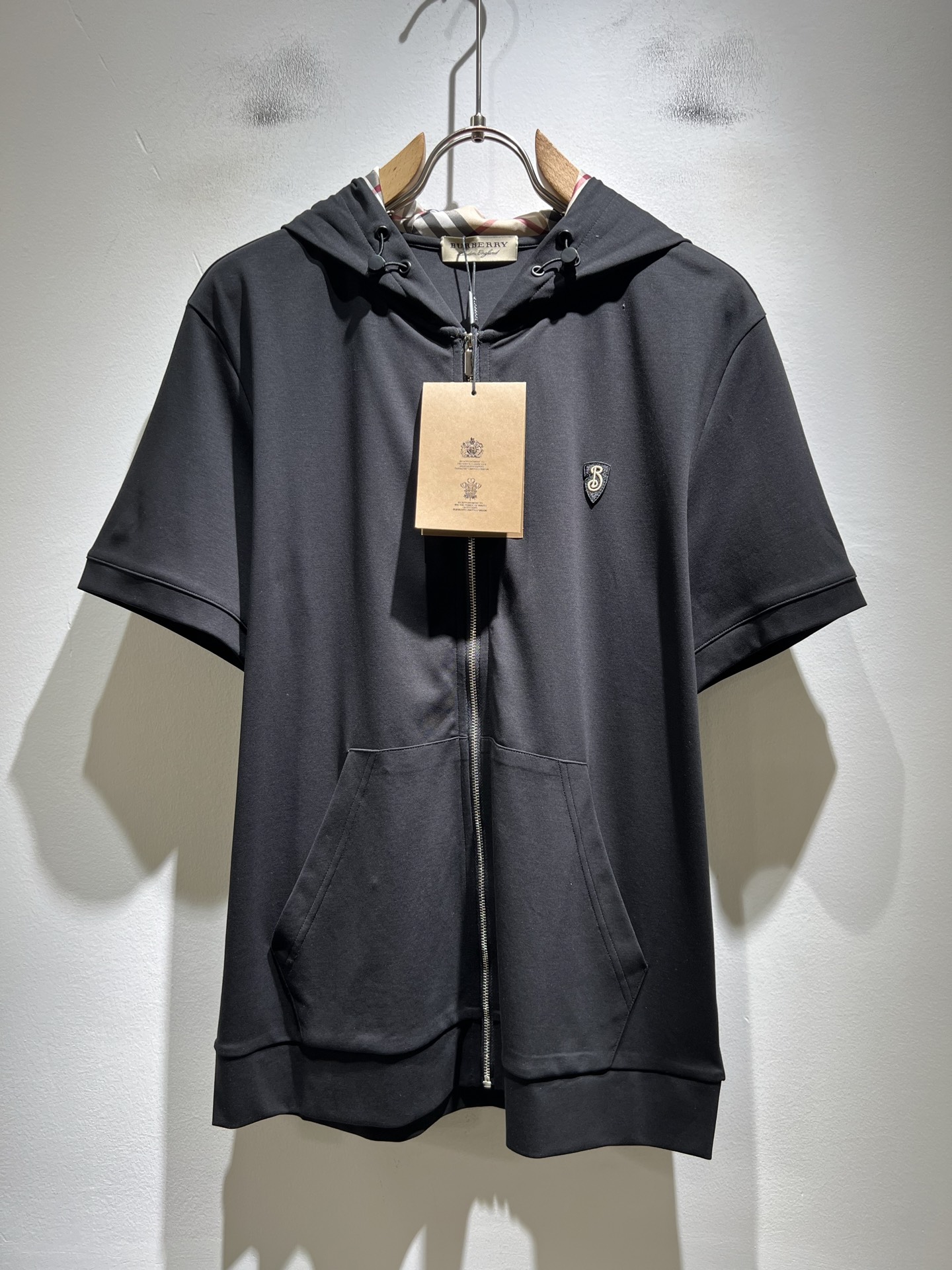 BURBER*Y巴*莉2026春夏新品男女同款👫短袖帽衫，重磅来袭，最近比较火热的环保纯棉面料制作而成，
