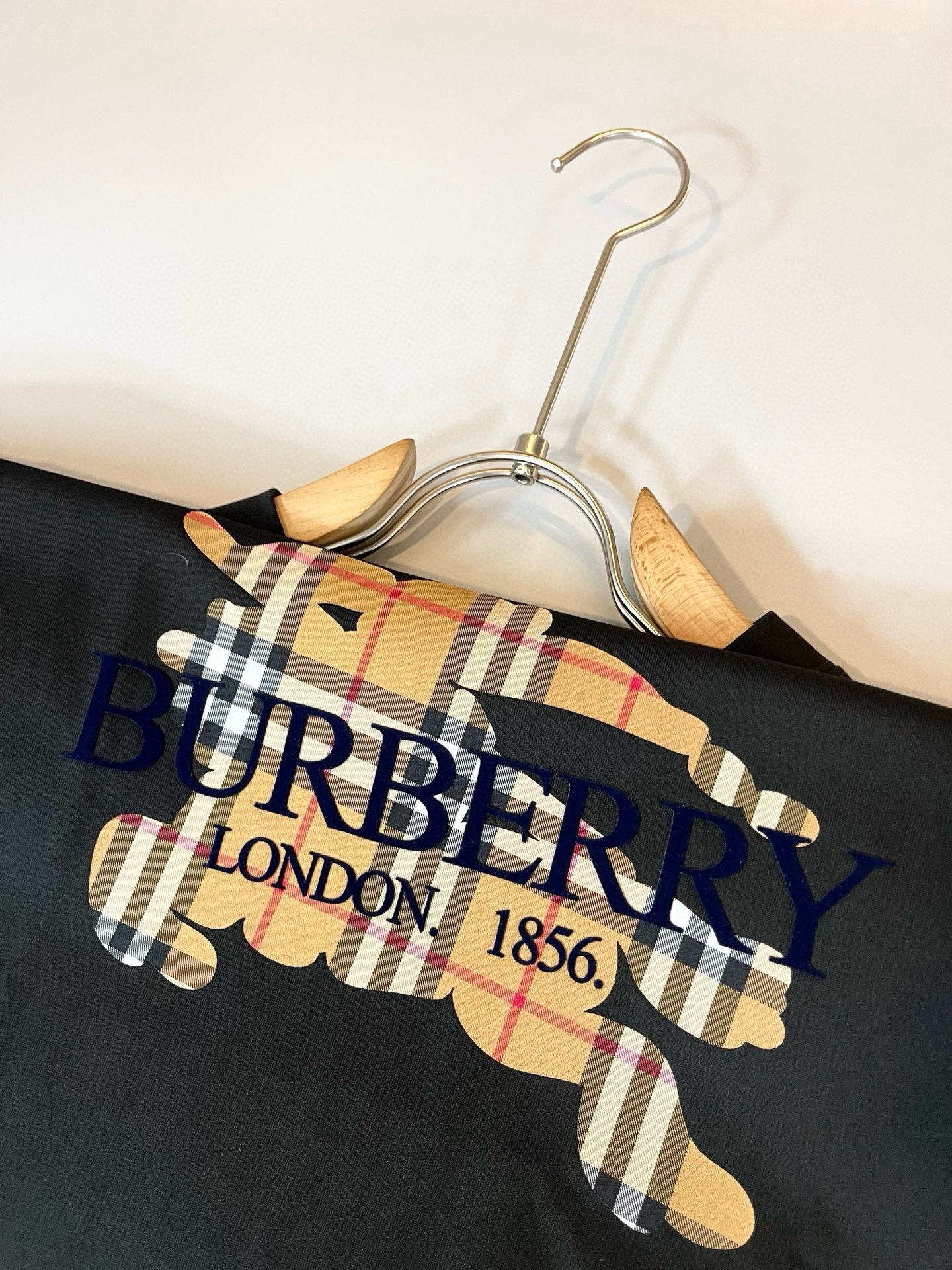 BURBER*Y巴*莉2026春夏新品男女同款👫短袖T恤，重磅来袭，最近比较火热的环保纯棉面料制作而成，